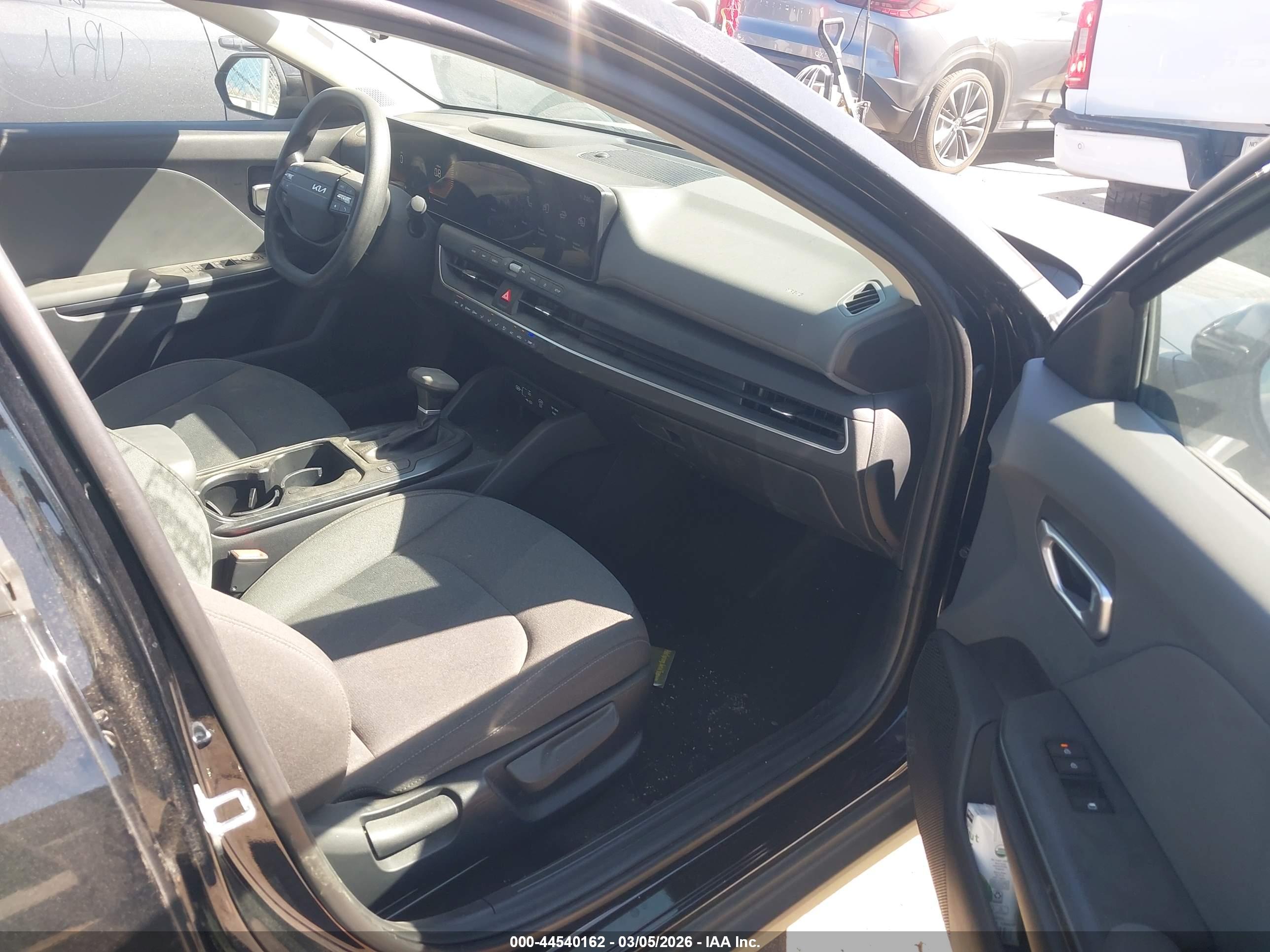 KIA K4 image 5