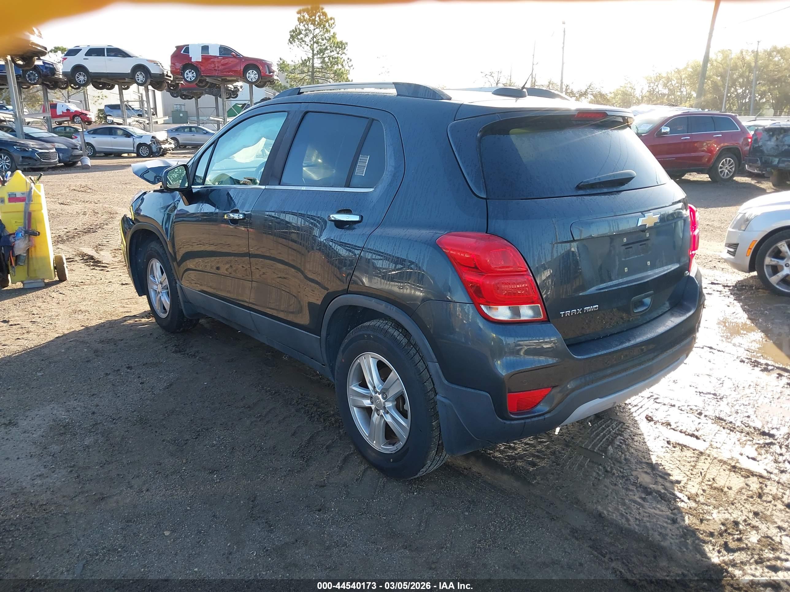 CHEVROLET TRAX image 3