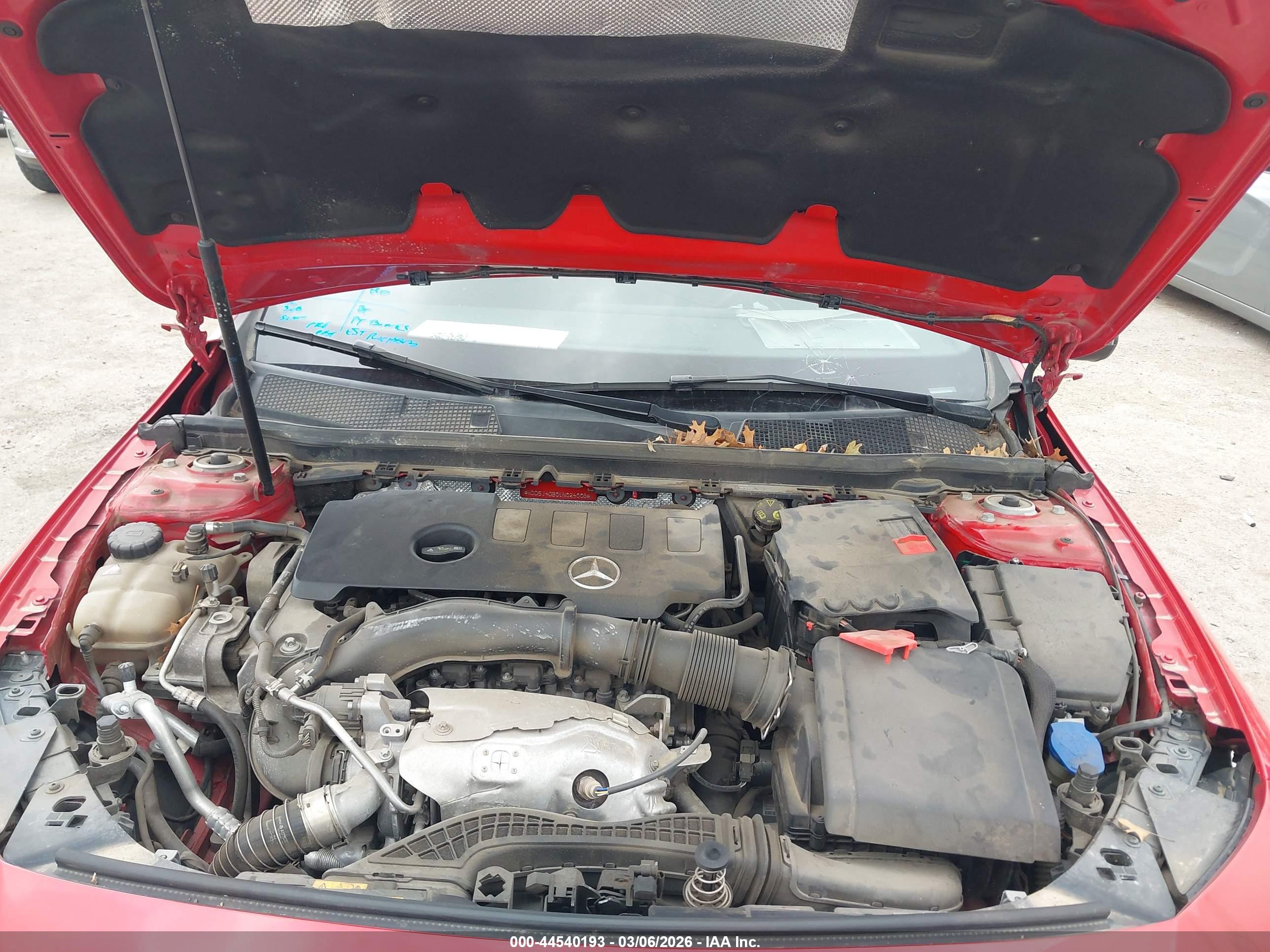 MERCEDES-BENZ CLA image 10