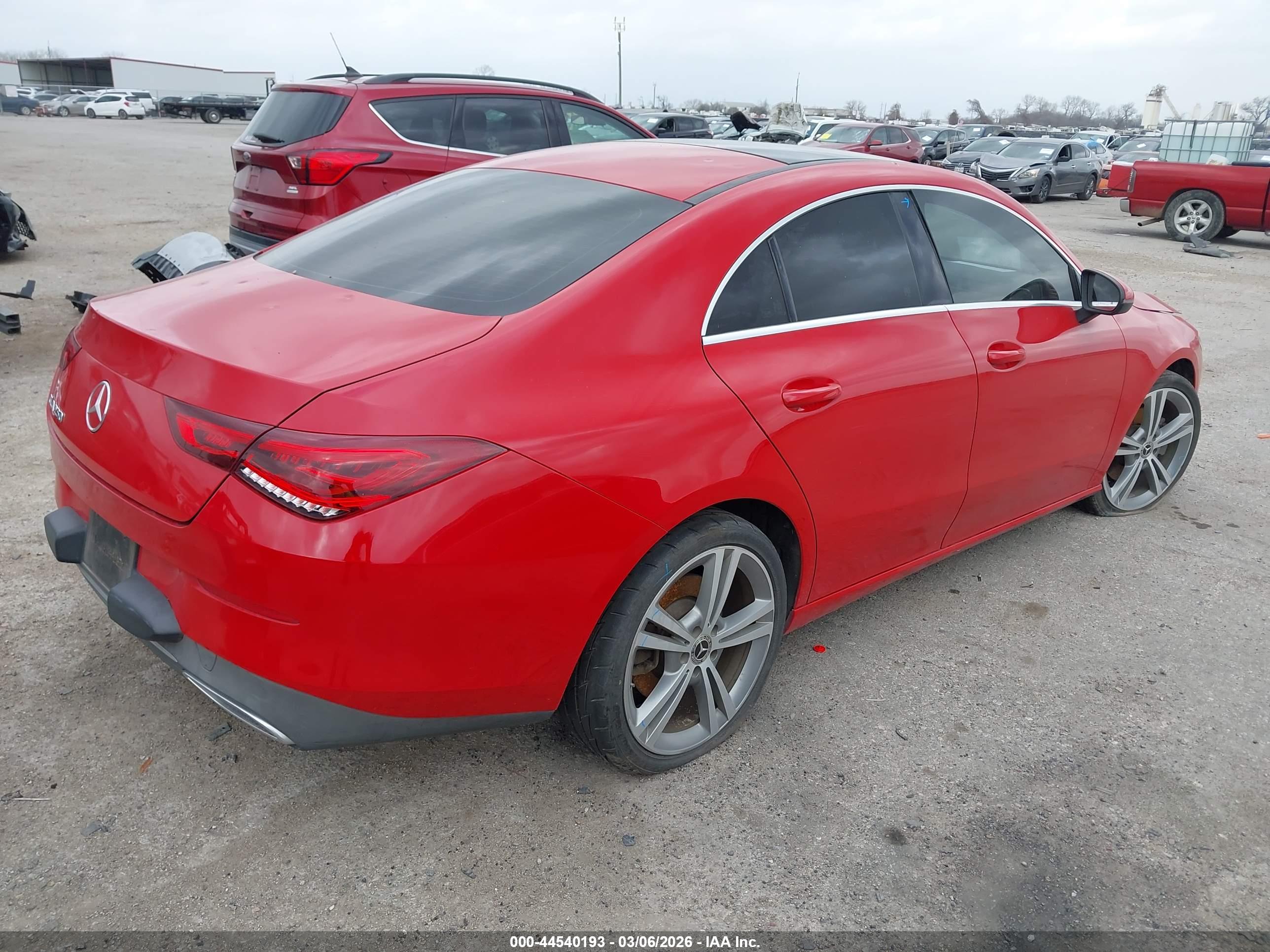 MERCEDES-BENZ CLA image 4