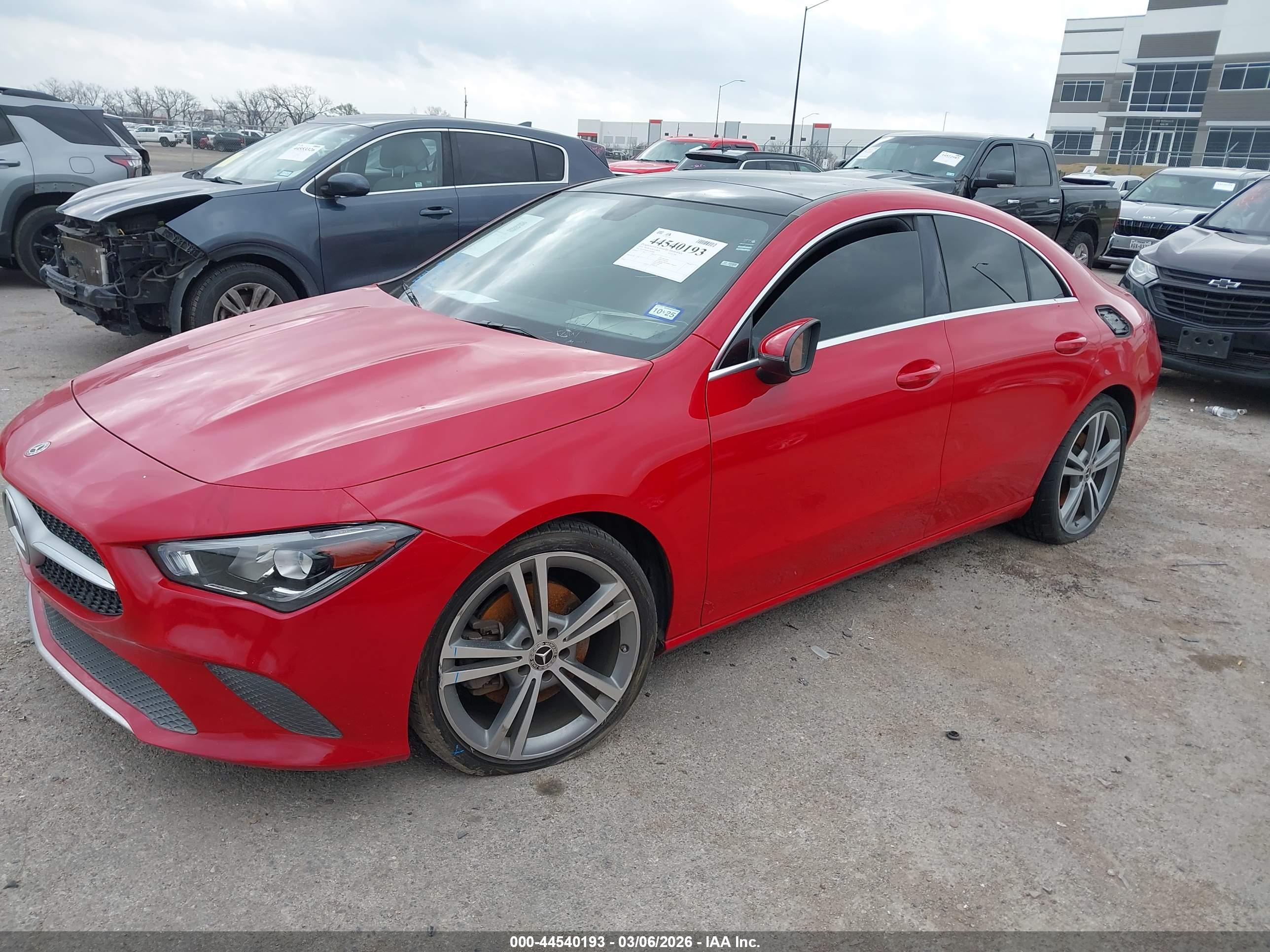 MERCEDES-BENZ CLA image 6