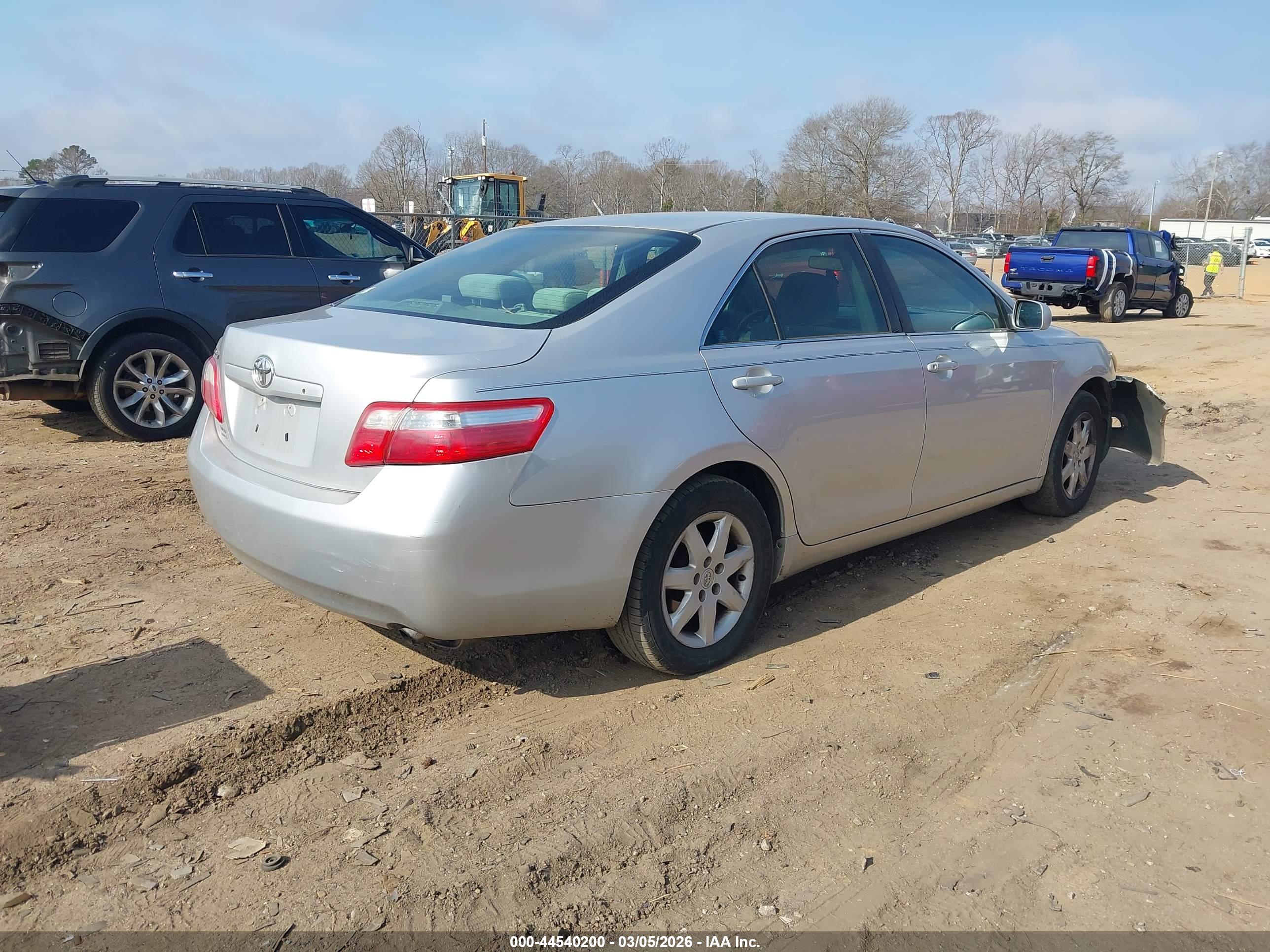TOYOTA CAMRY image 4