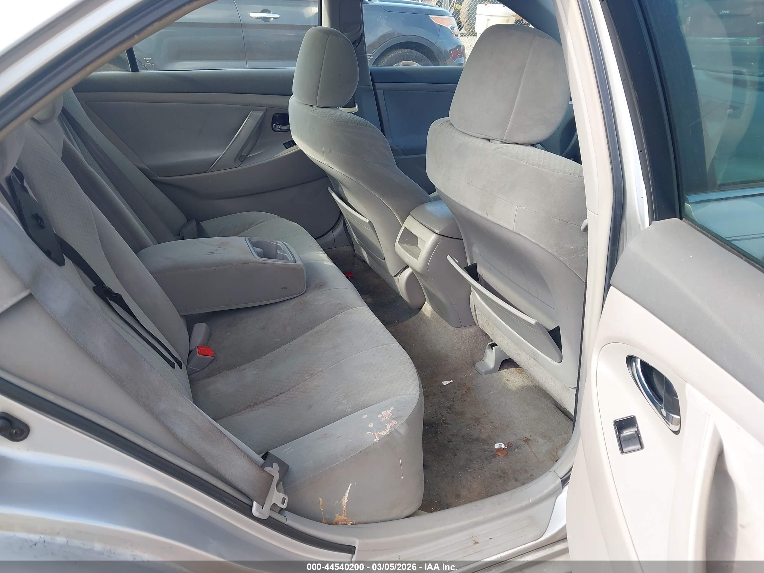 TOYOTA CAMRY image 8