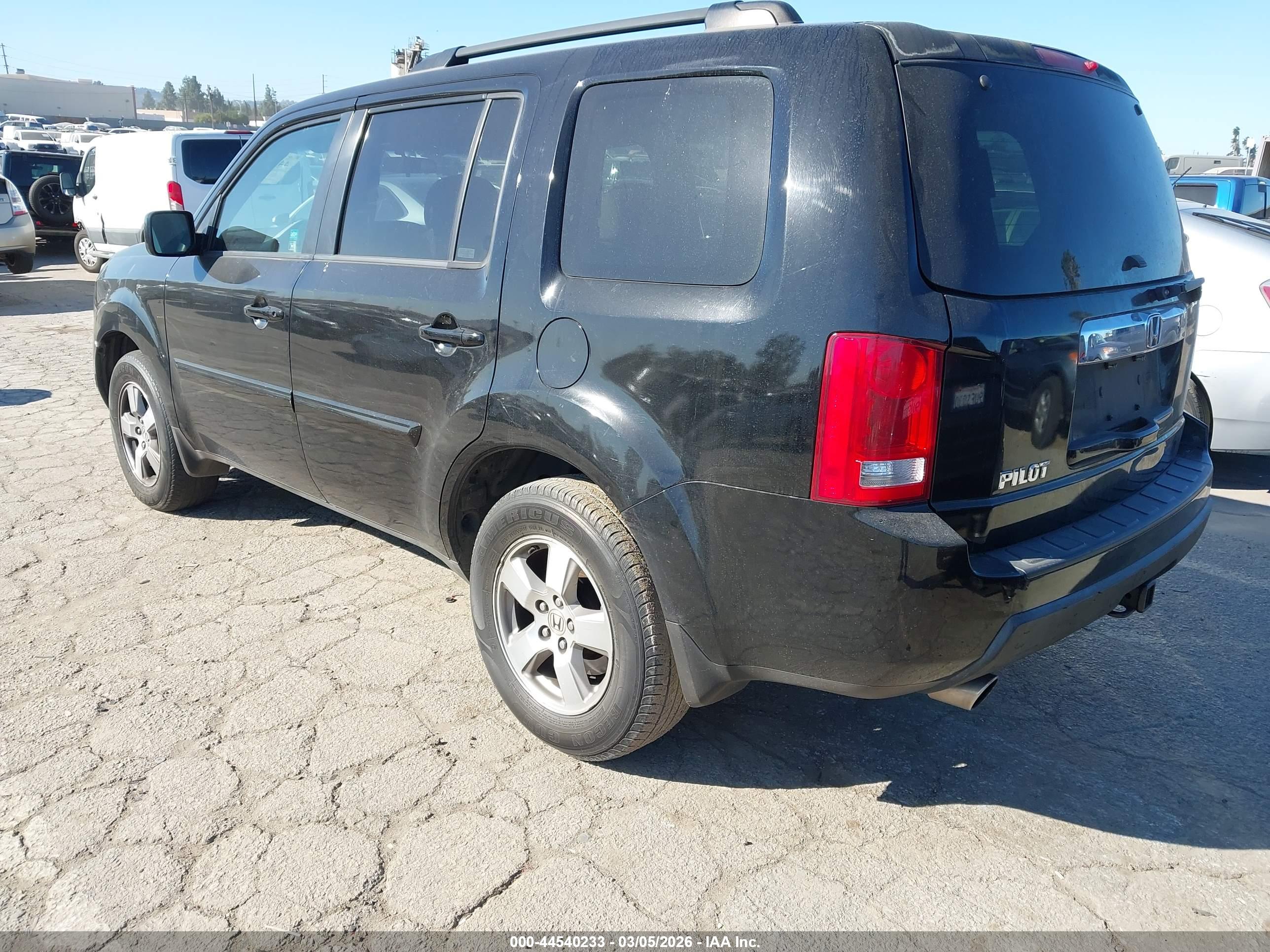 HONDA PILOT image 3