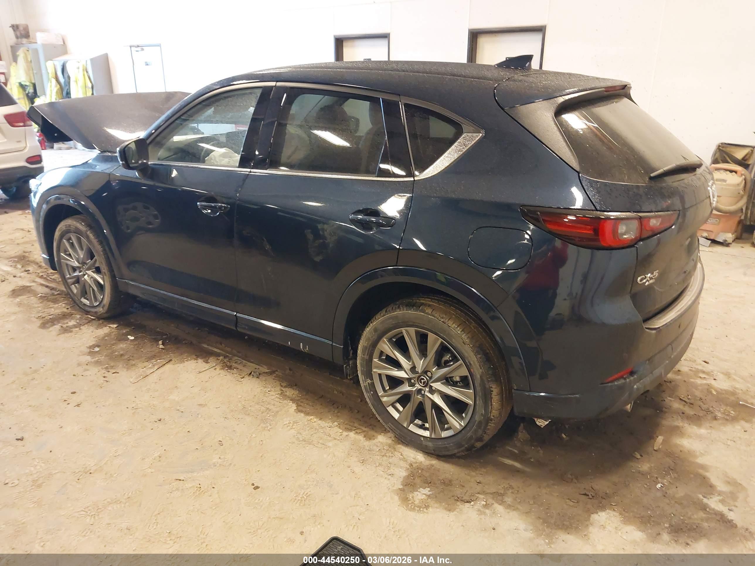 MAZDA CX-5 image 3