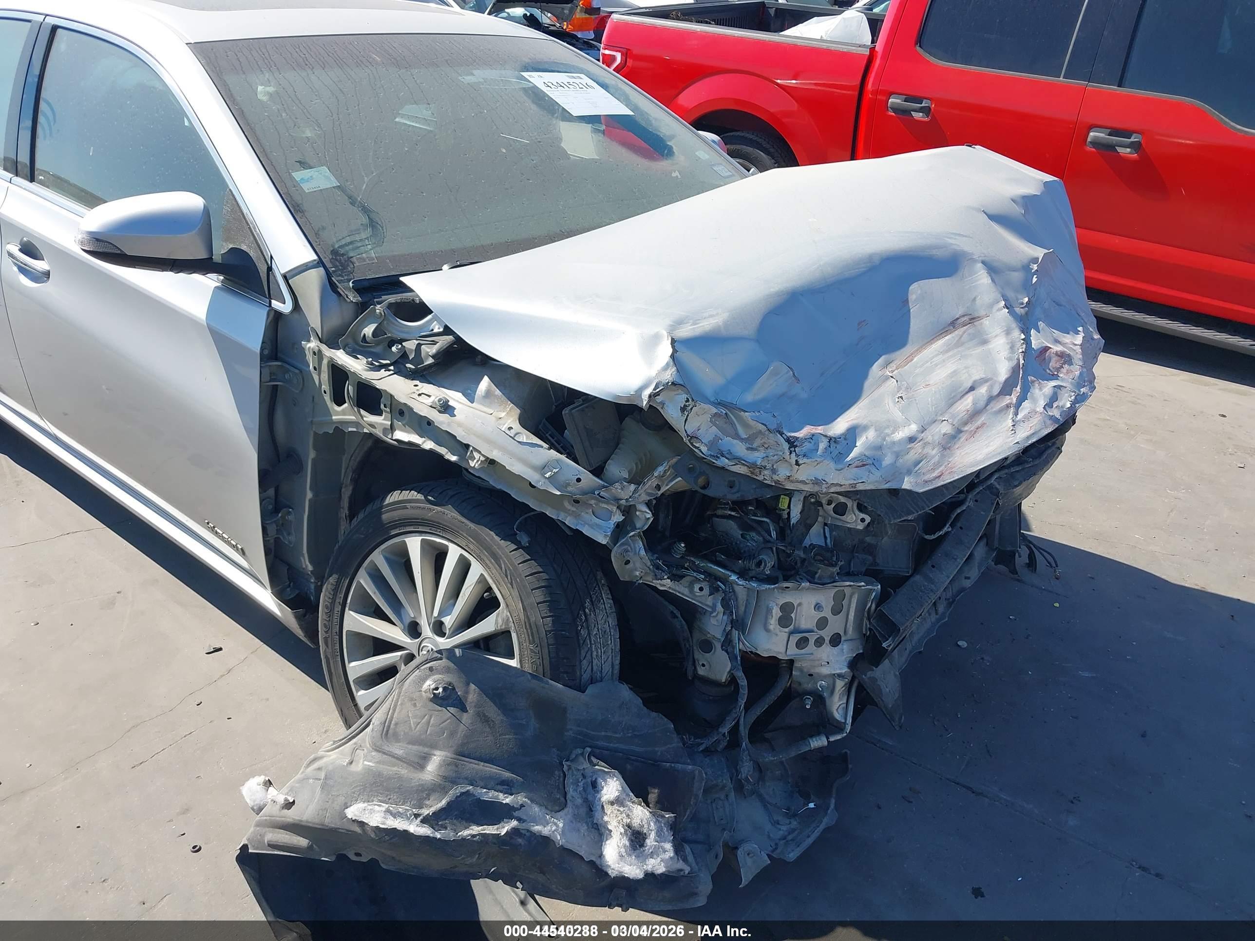 TOYOTA AVALON image 6