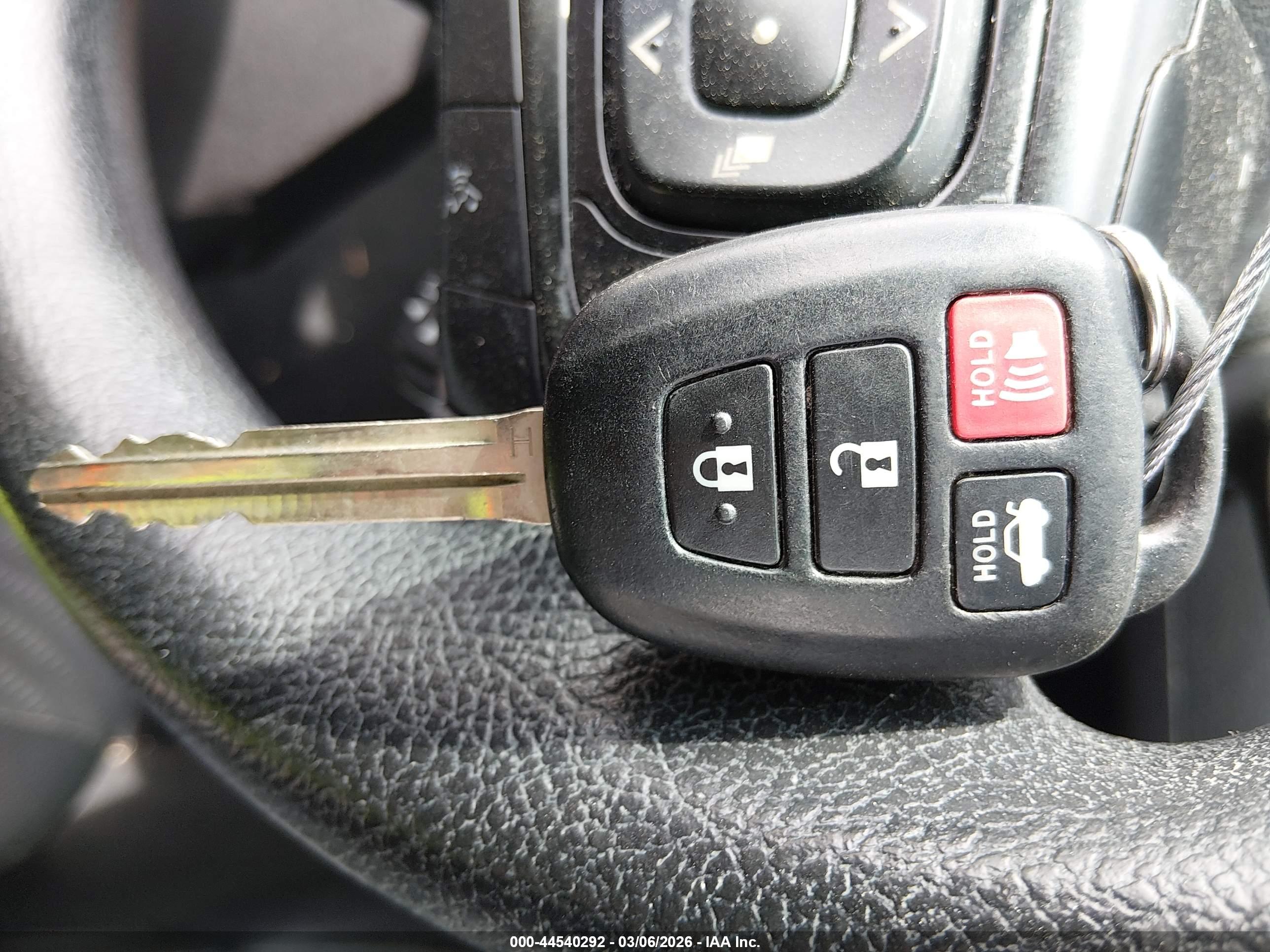 TOYOTA CAMRY image 11