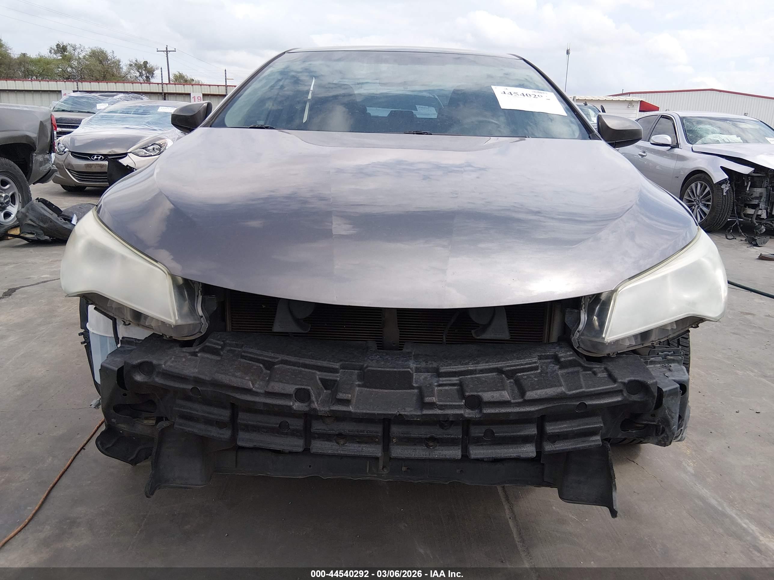 TOYOTA CAMRY image 6