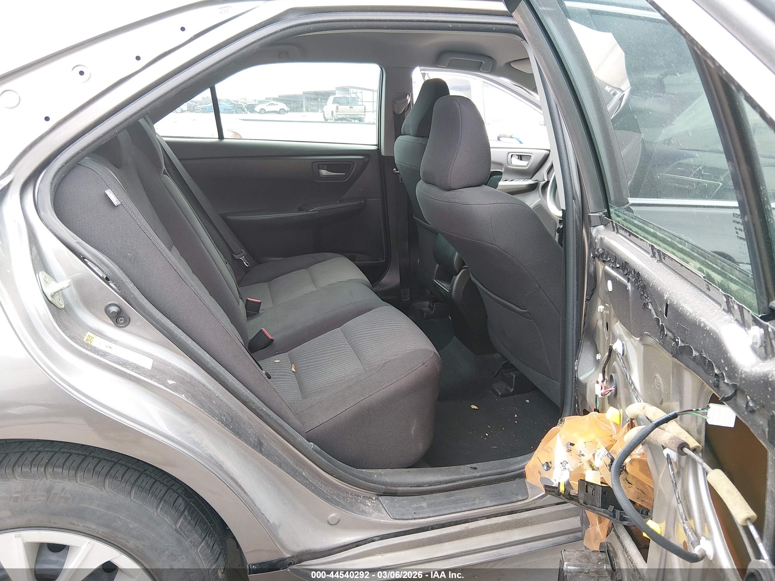 TOYOTA CAMRY image 8