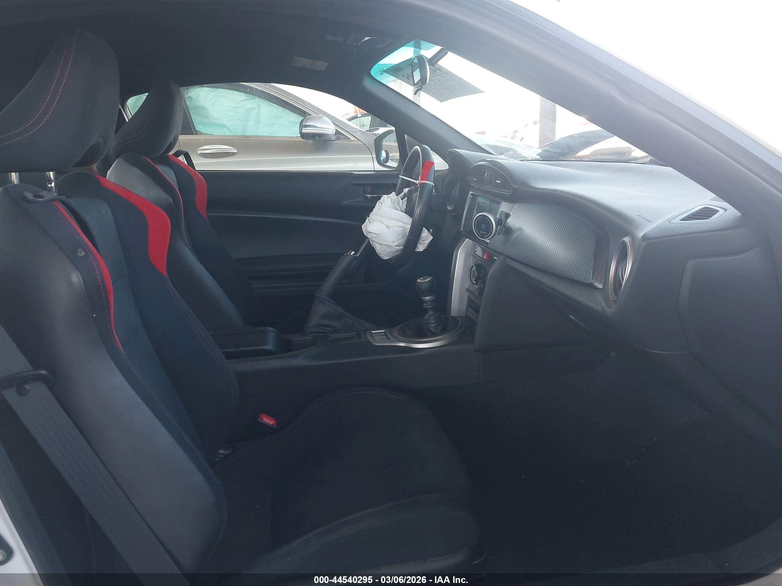 TOYOTA SCION image 5