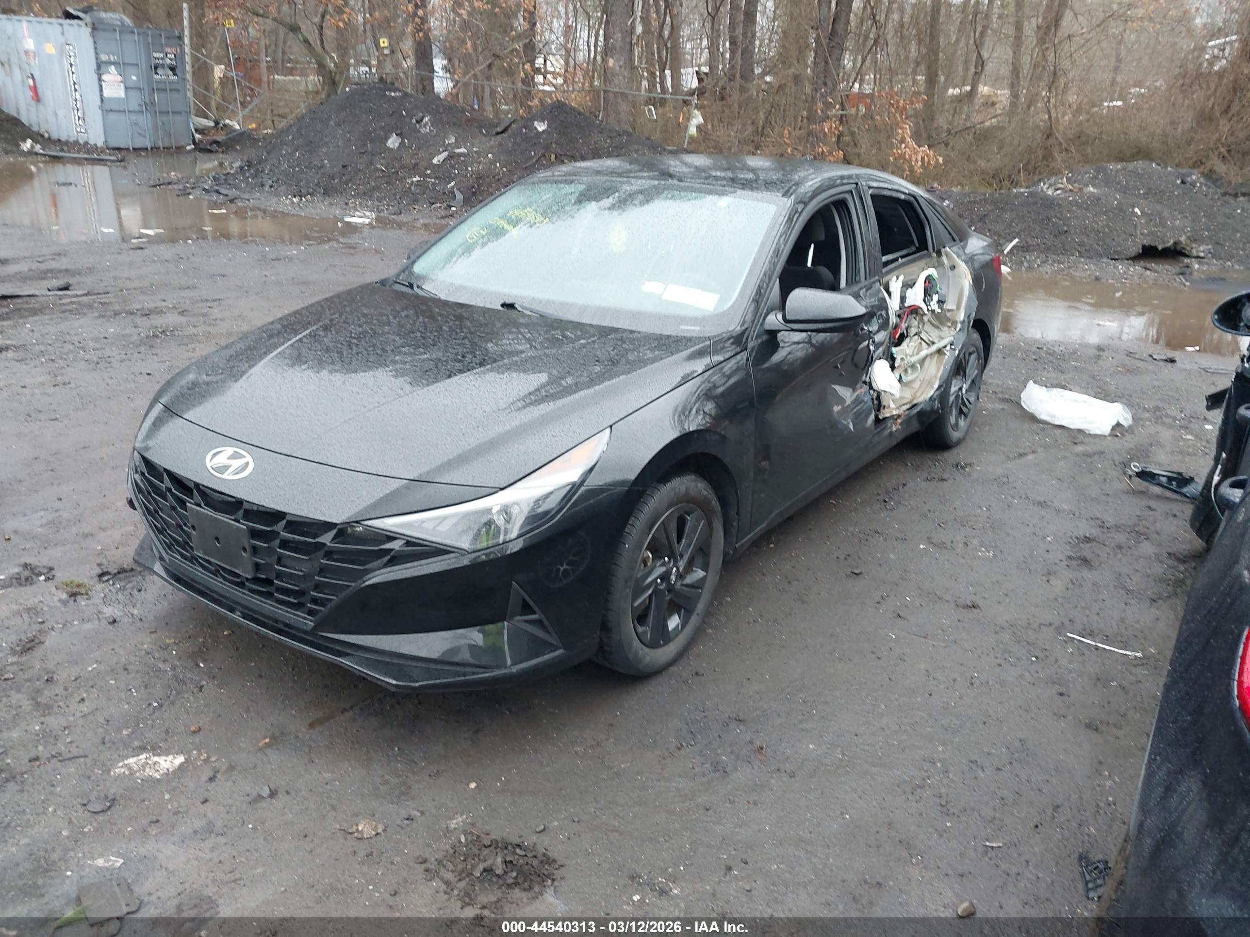 HYUNDAI ELANTRA image 2