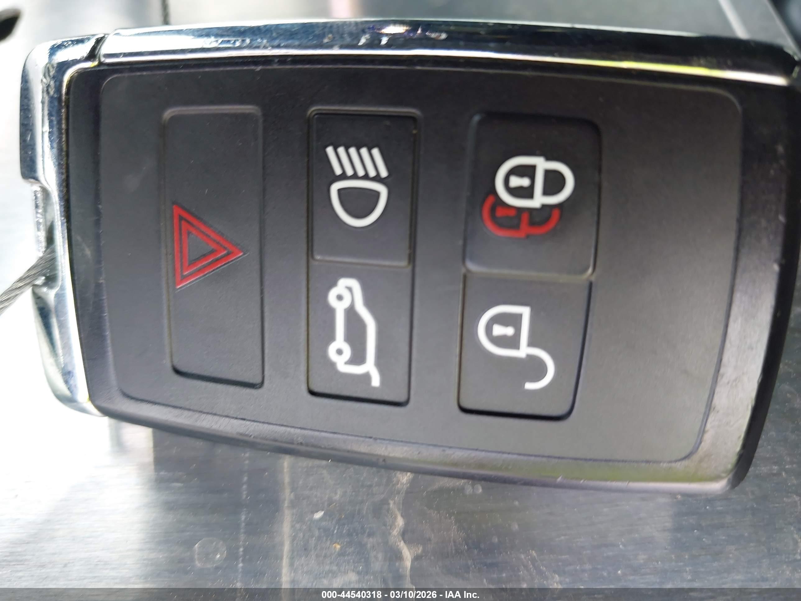 LAND ROVER image 11