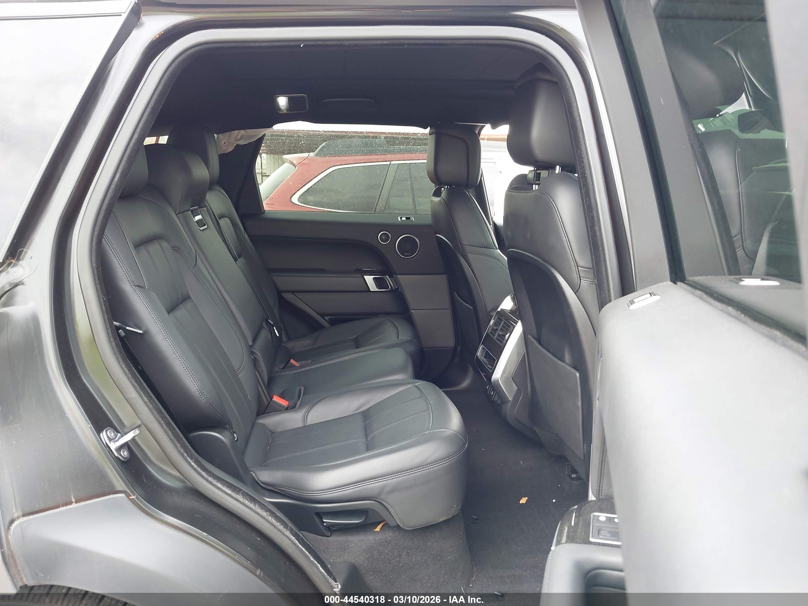 LAND ROVER image 8