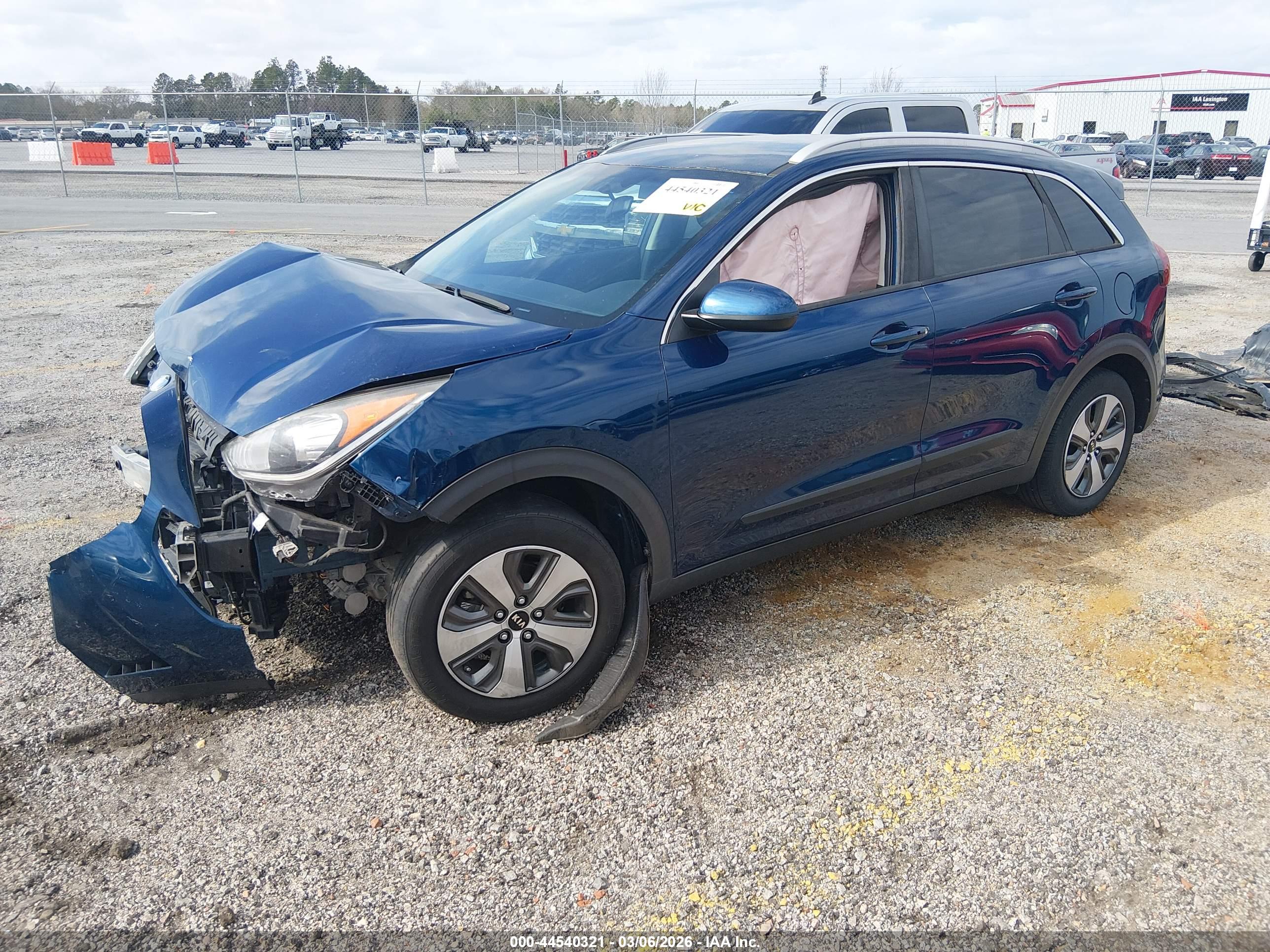KIA NIRO image 2