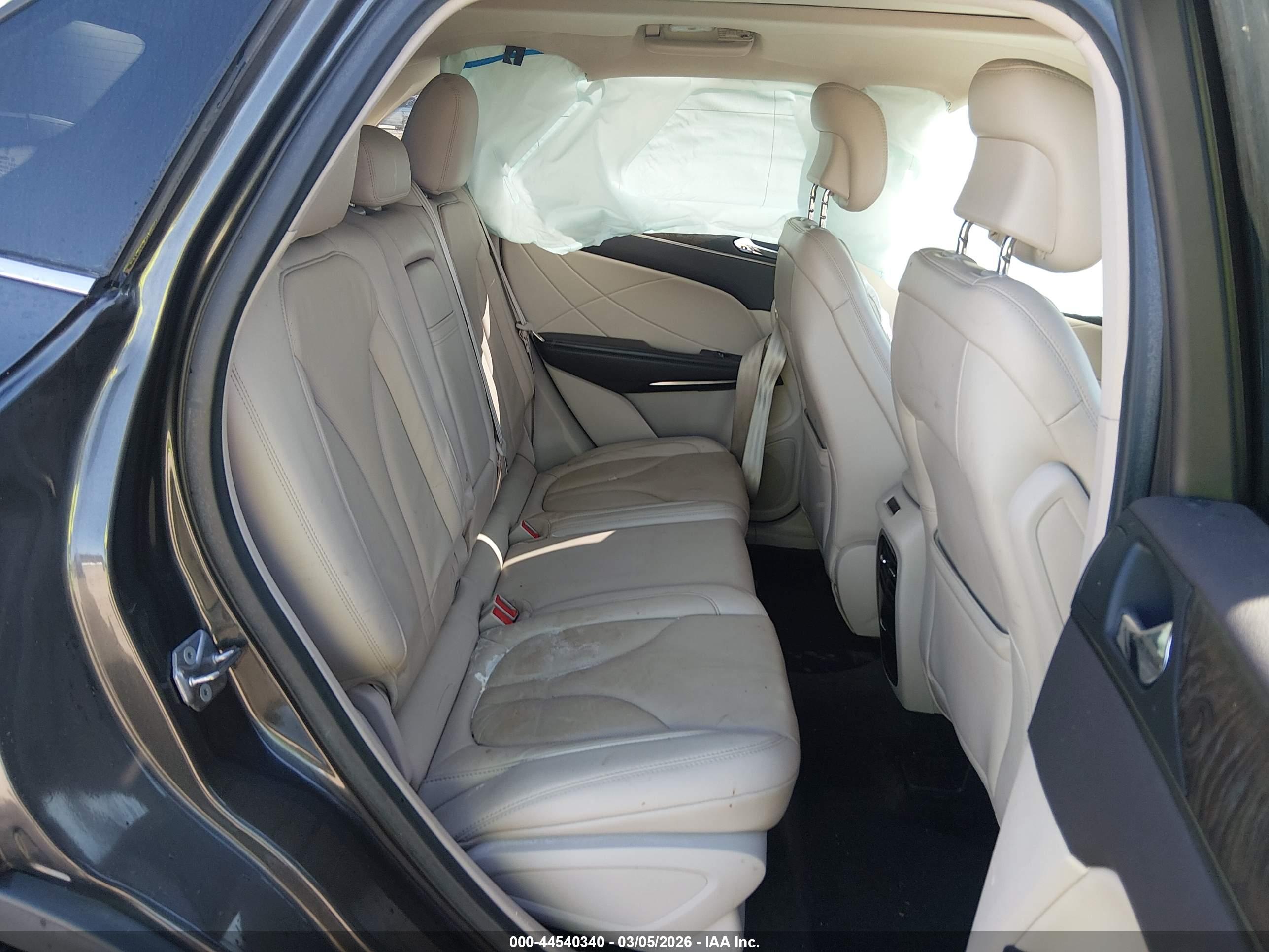 LINCOLN MKC image 8