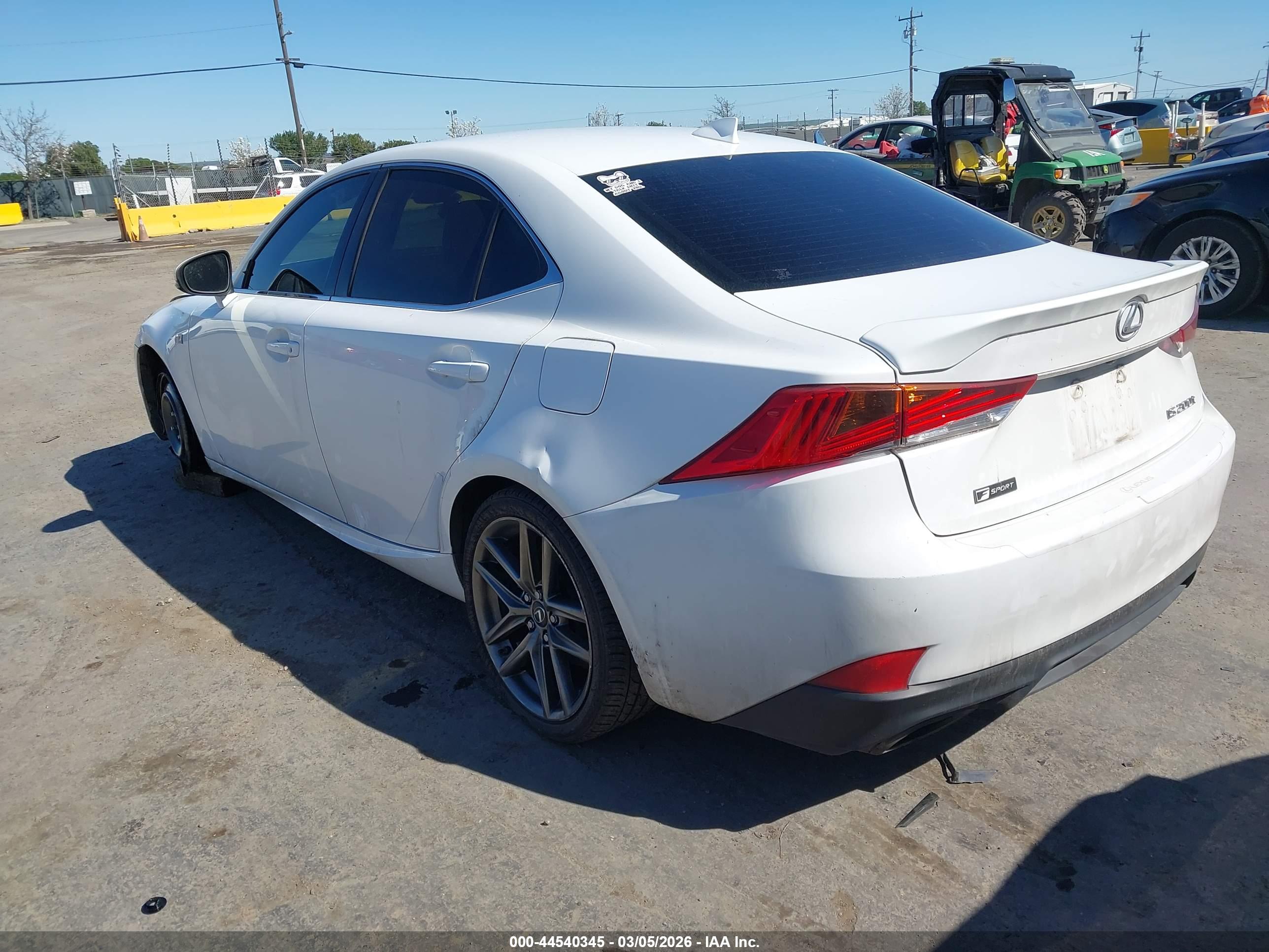 LEXUS IS image 3
