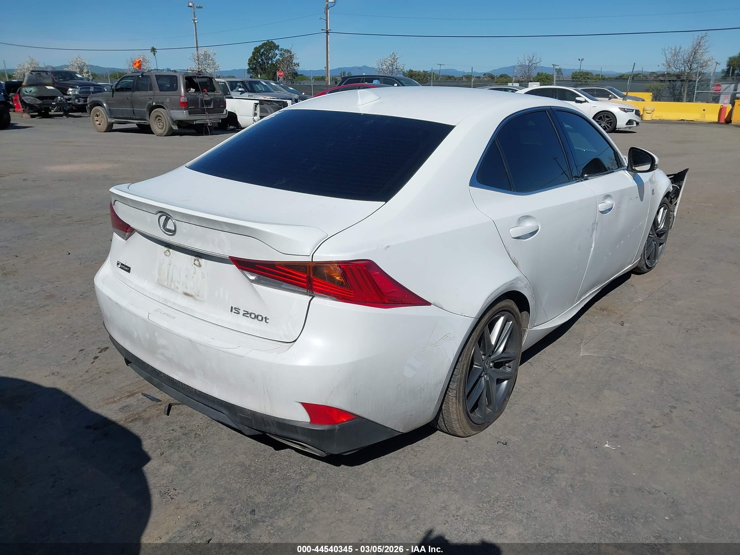 LEXUS IS image 4