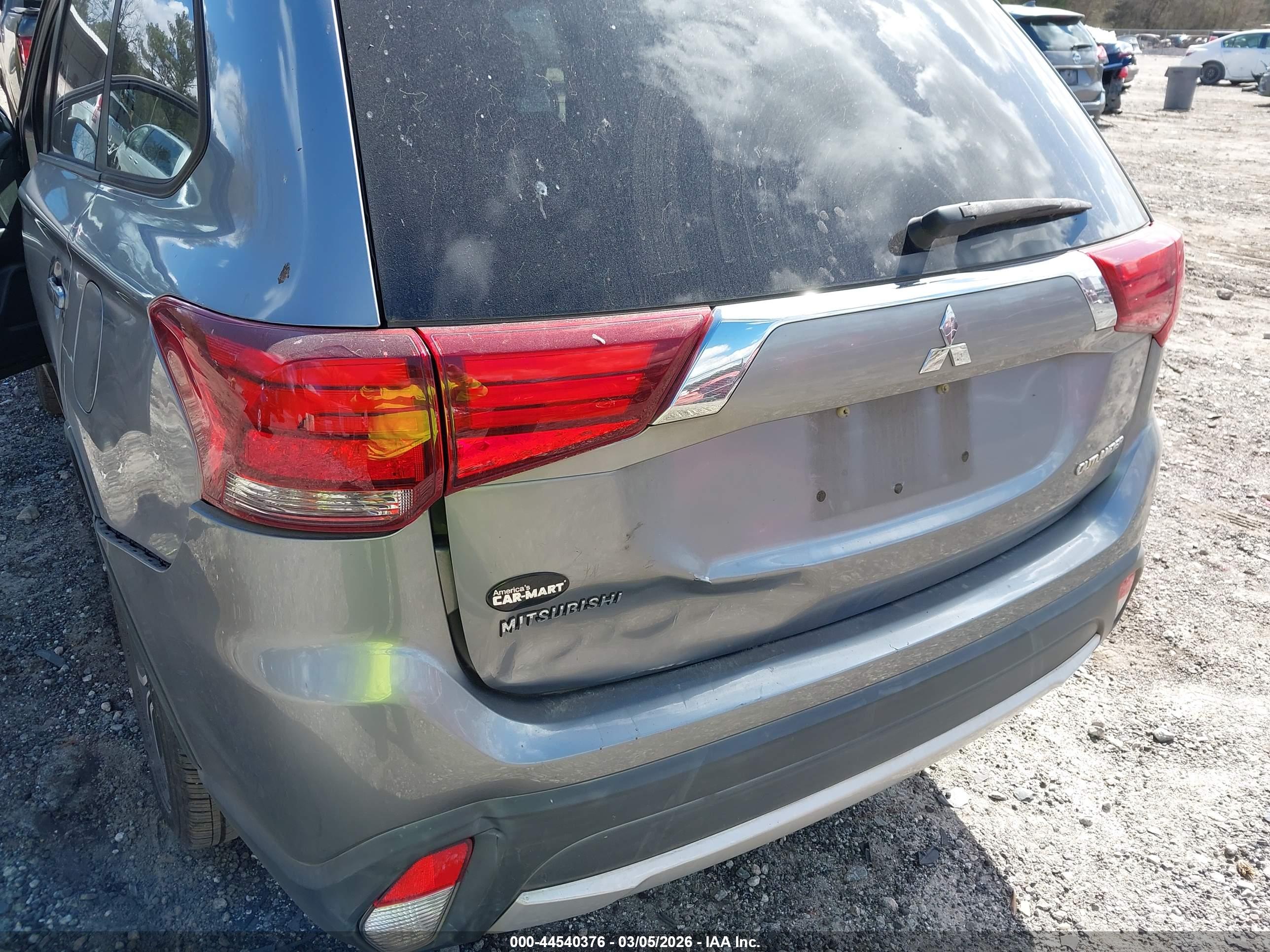 MITSUBISHI OUTLANDER image 6