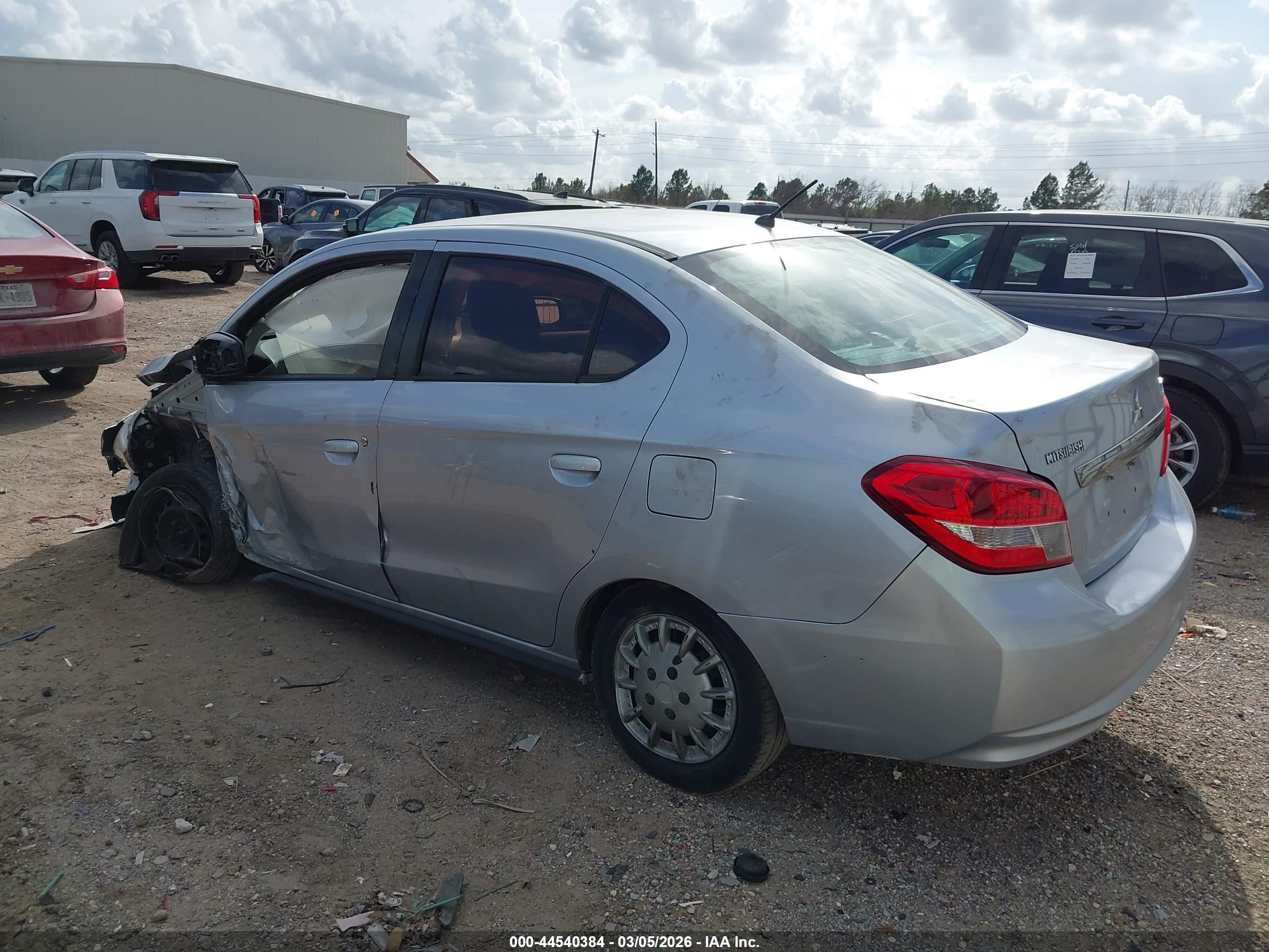 MITSUBISHI MIRAGE image 3