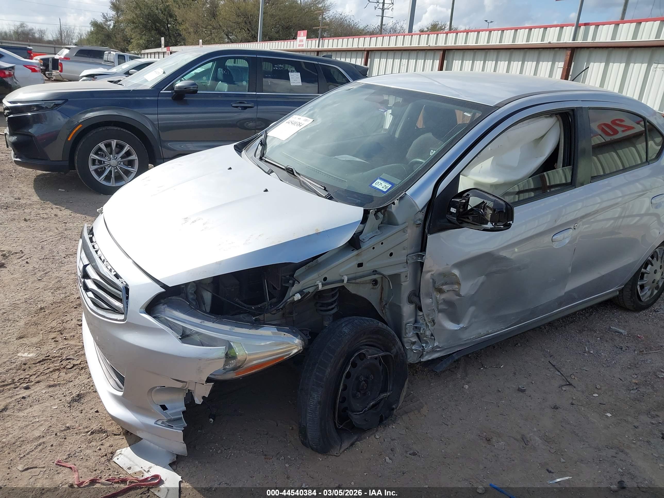 MITSUBISHI MIRAGE image 6