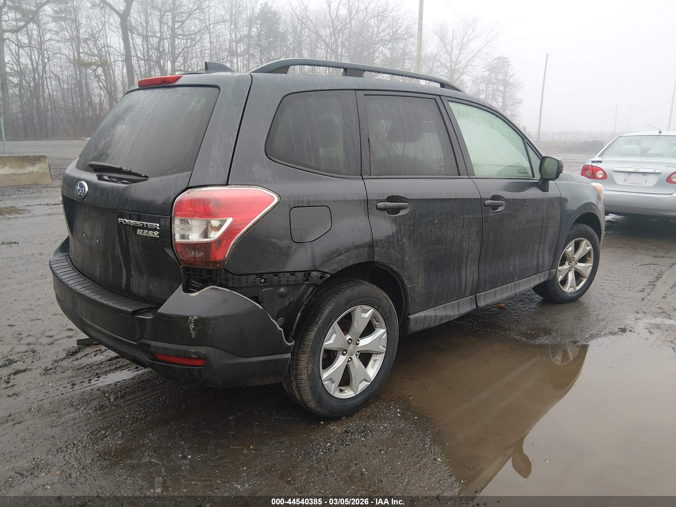 SUBARU FORESTER image 4