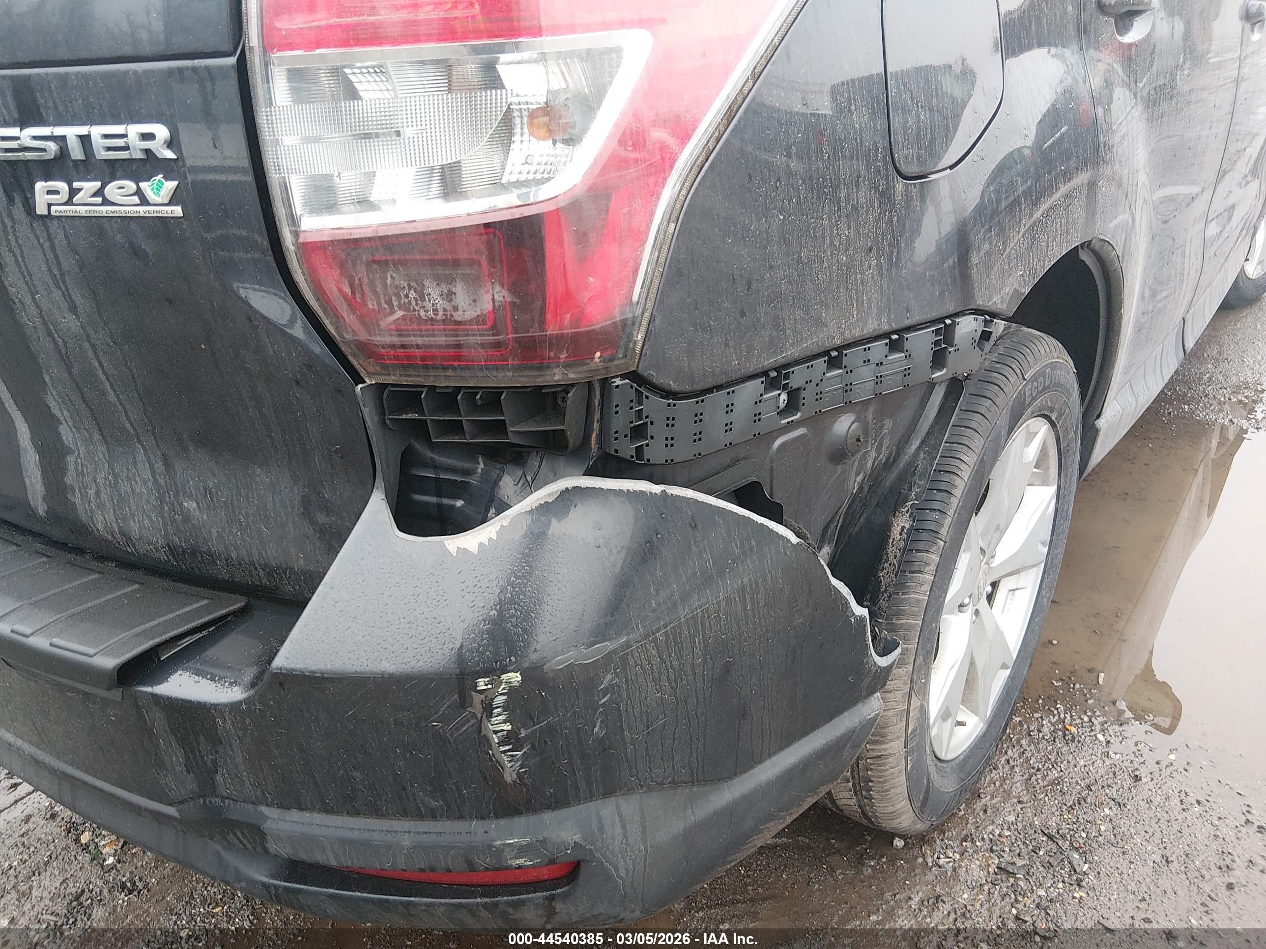 SUBARU FORESTER image 6