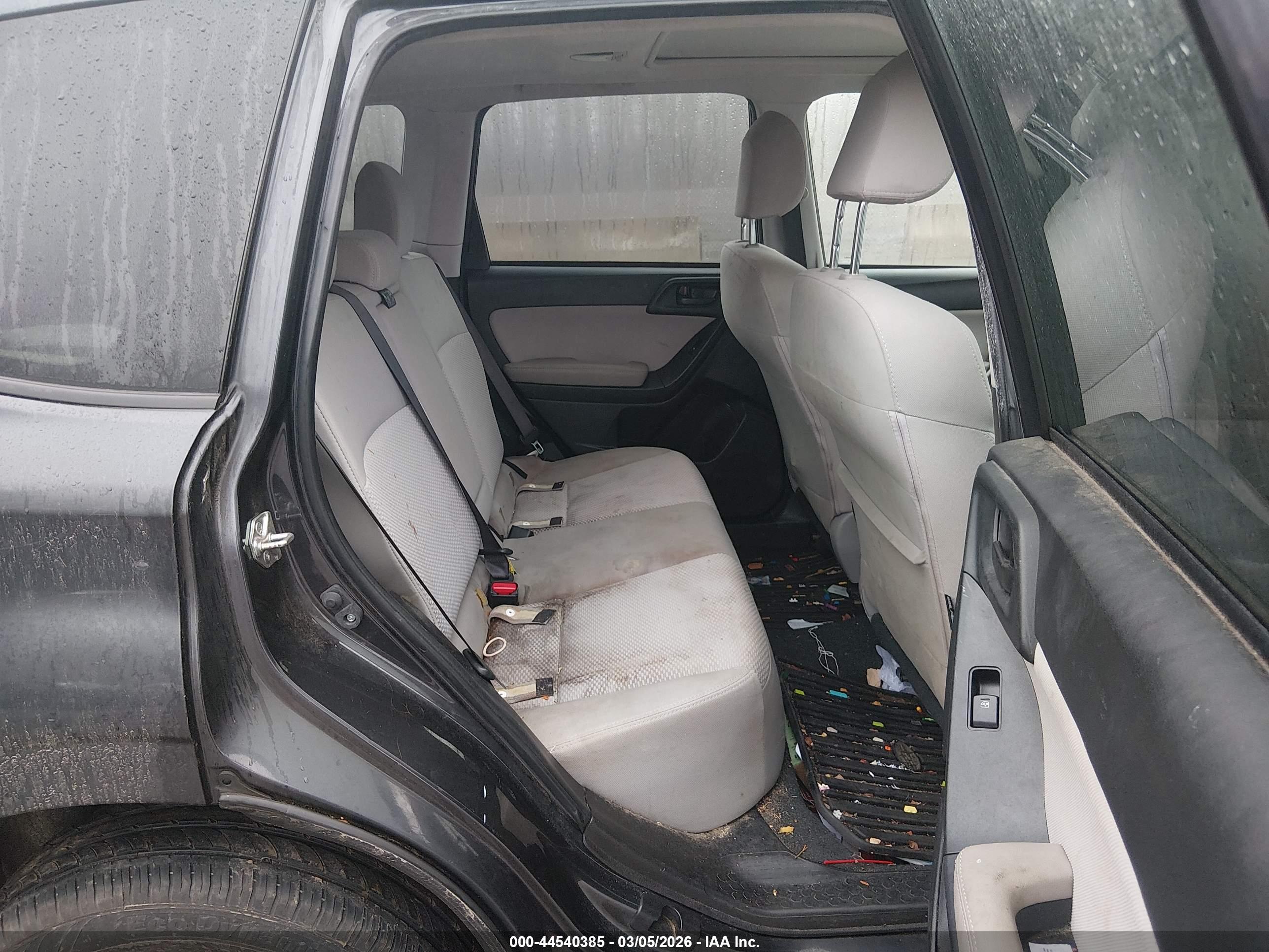 SUBARU FORESTER image 8