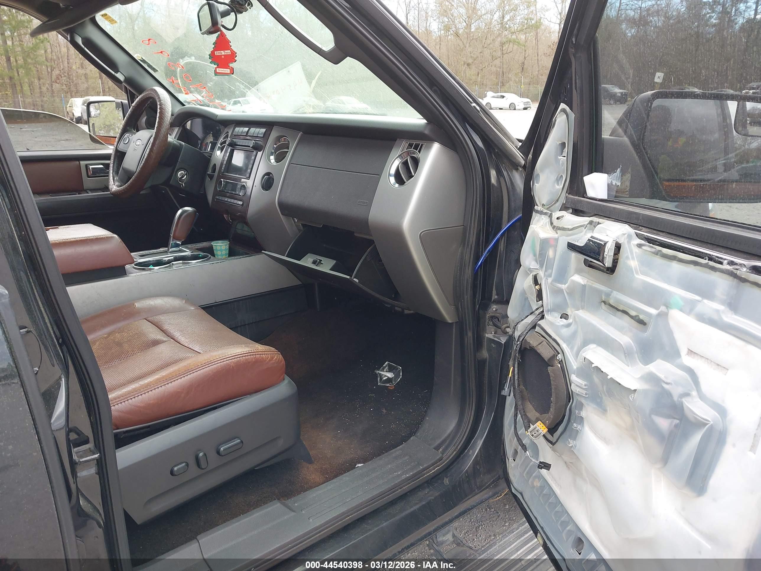 FORD EXPEDITION image 5