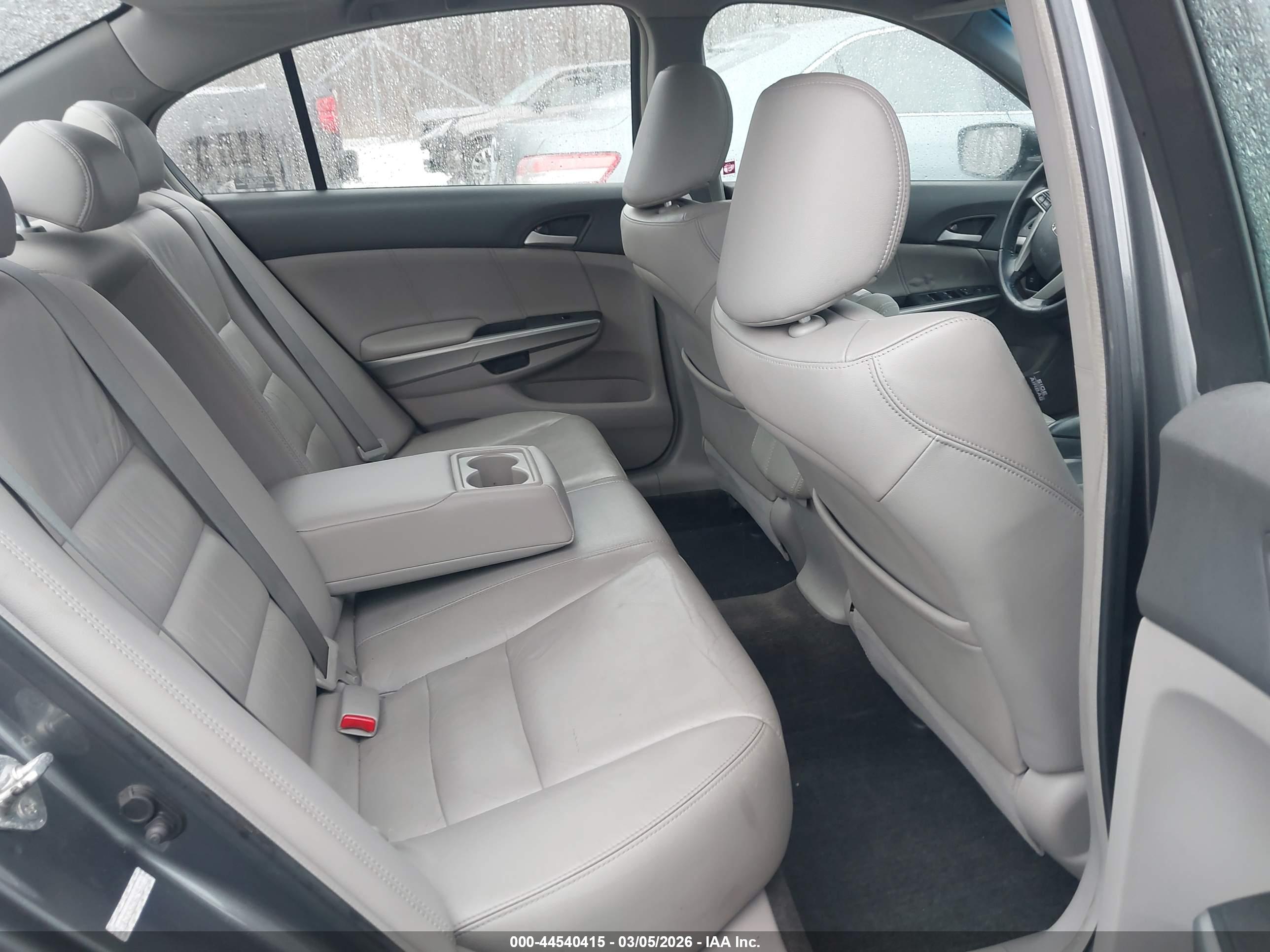 HONDA ACCORD image 8