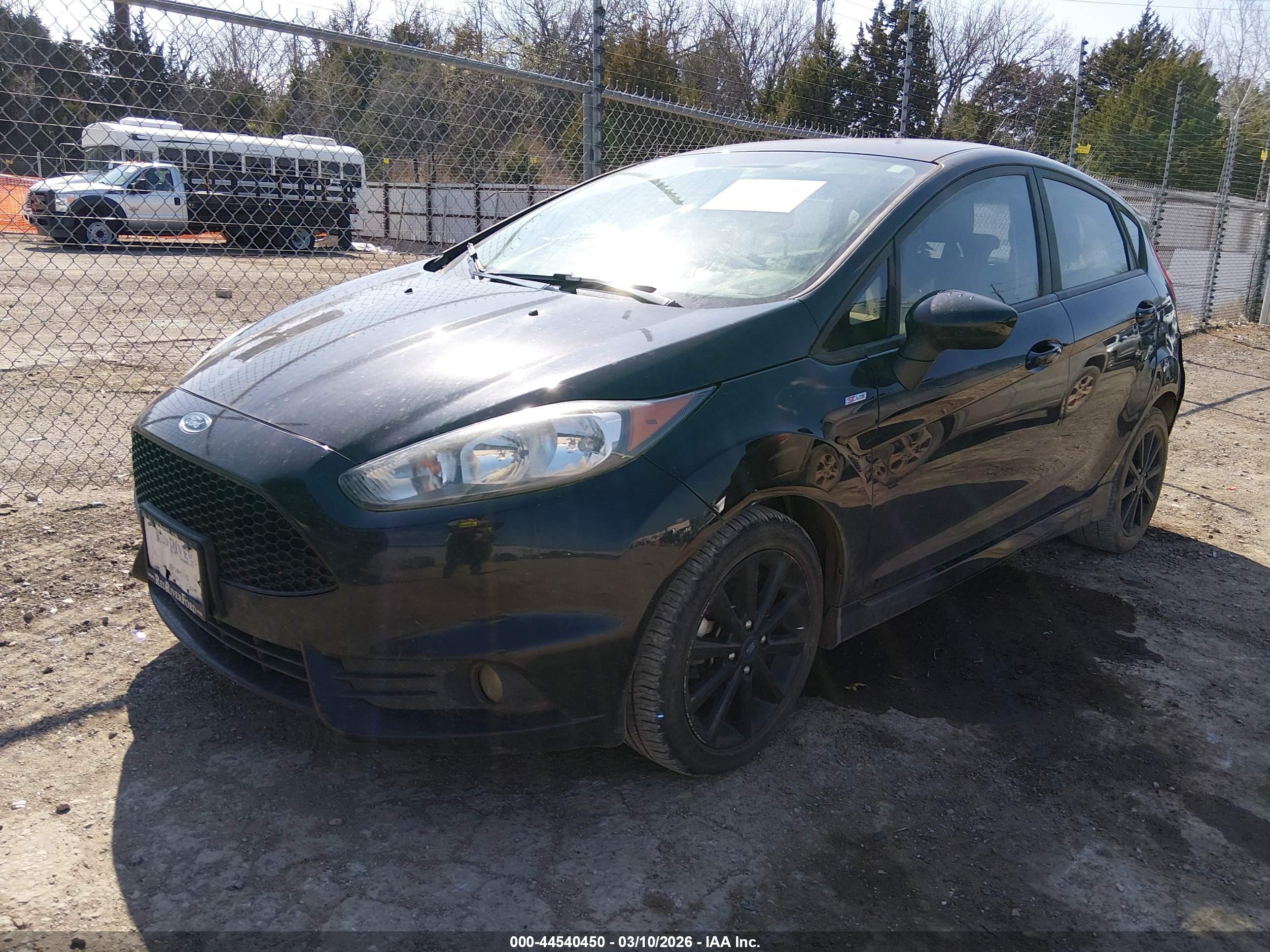 FORD FIESTA image 2