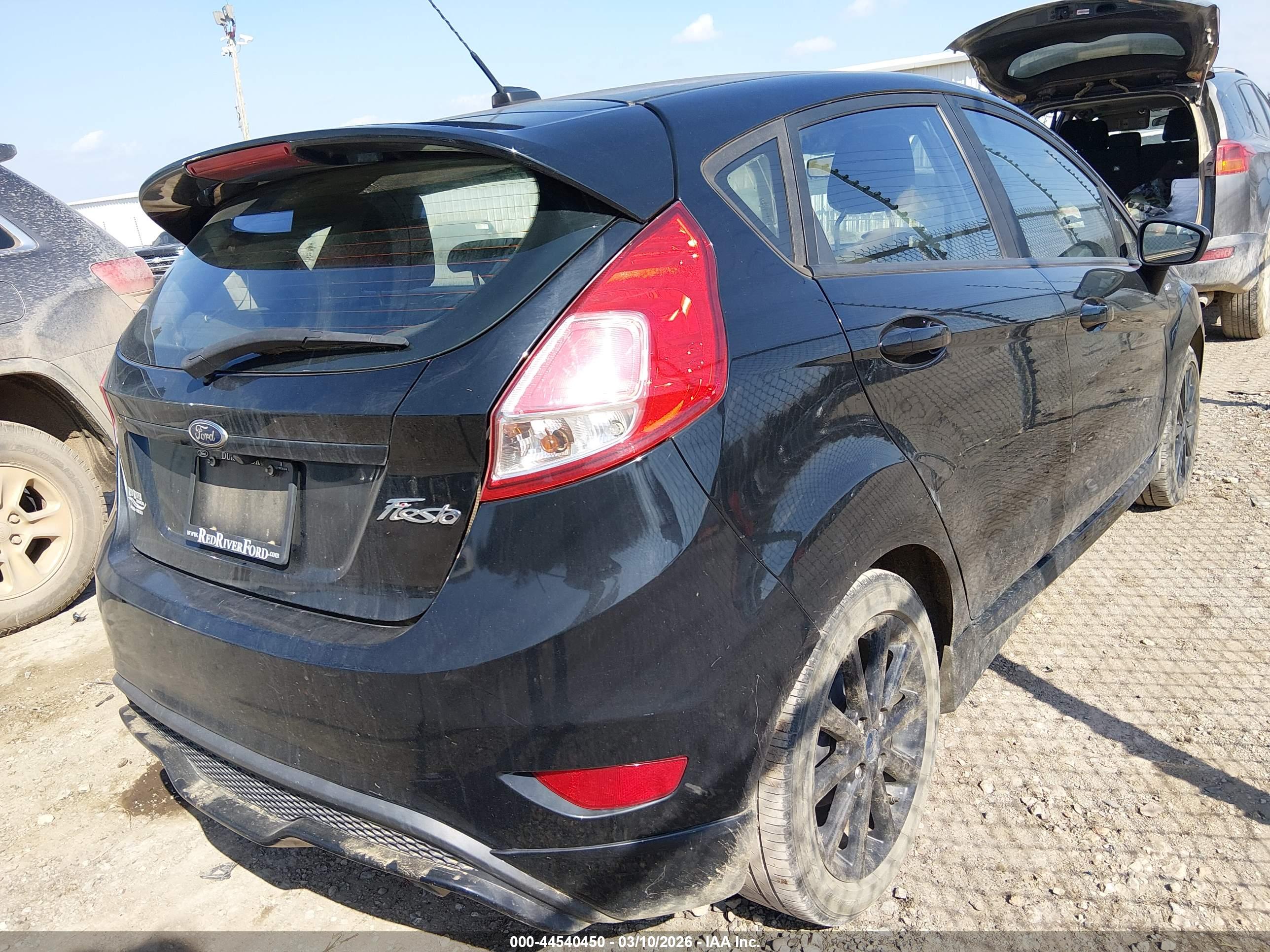 FORD FIESTA image 4