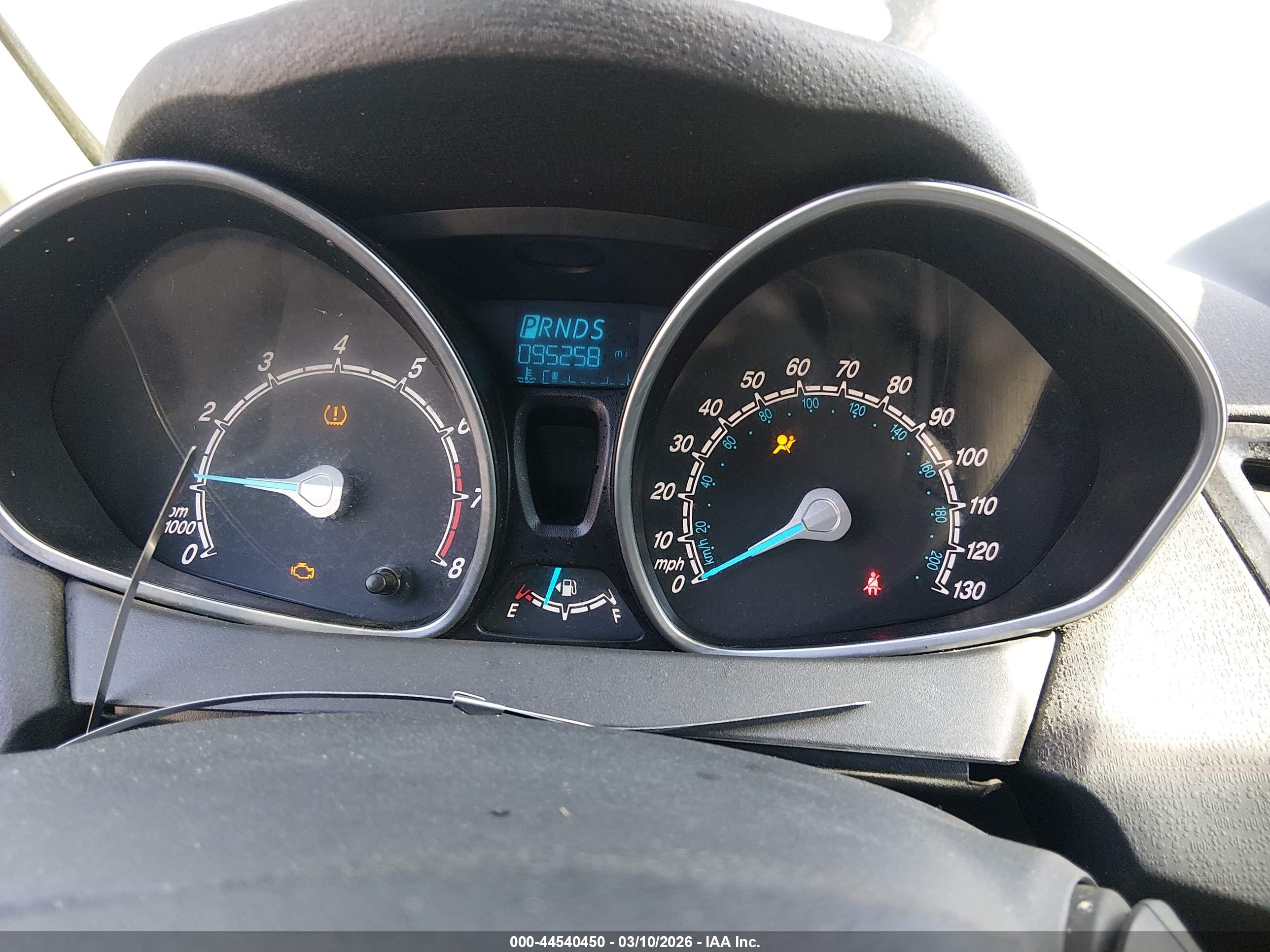 FORD FIESTA image 7