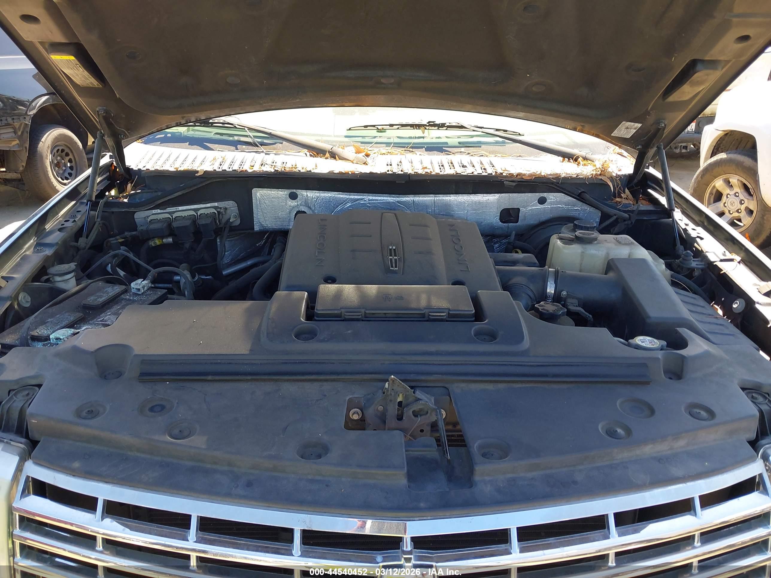 LINCOLN NAVIGATOR image 10