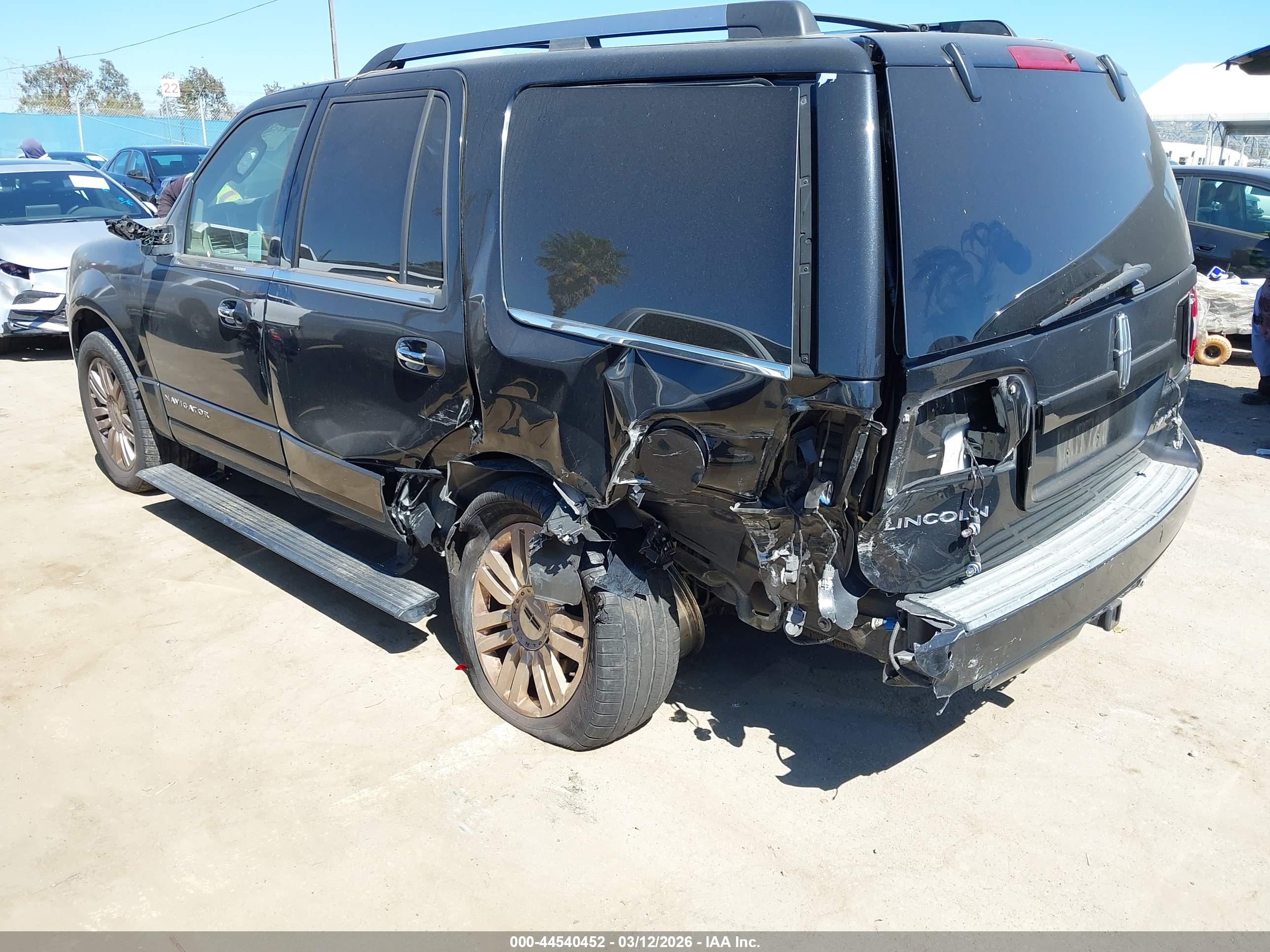 LINCOLN NAVIGATOR image 3