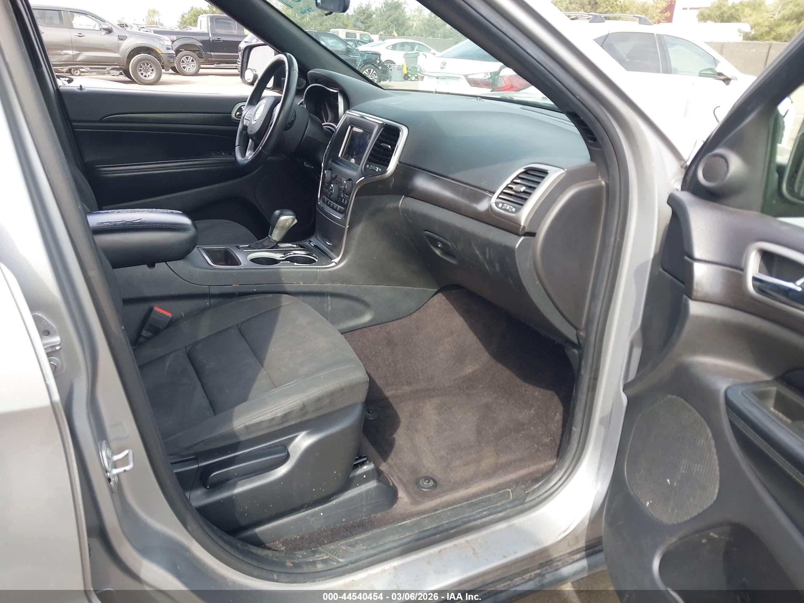 JEEP GRAND image 5