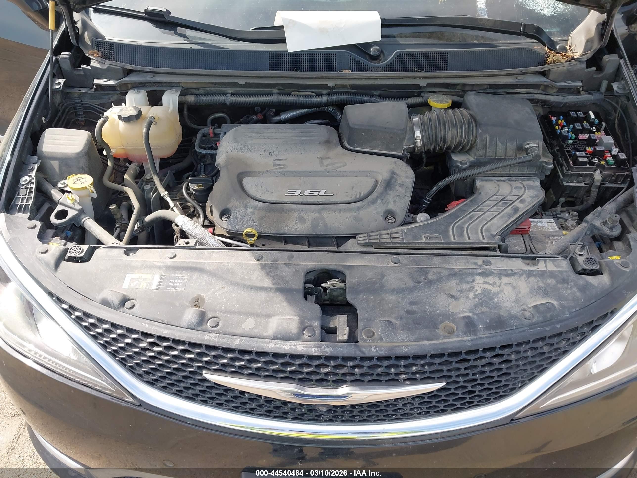 CHRYSLER PACIFICA image 10