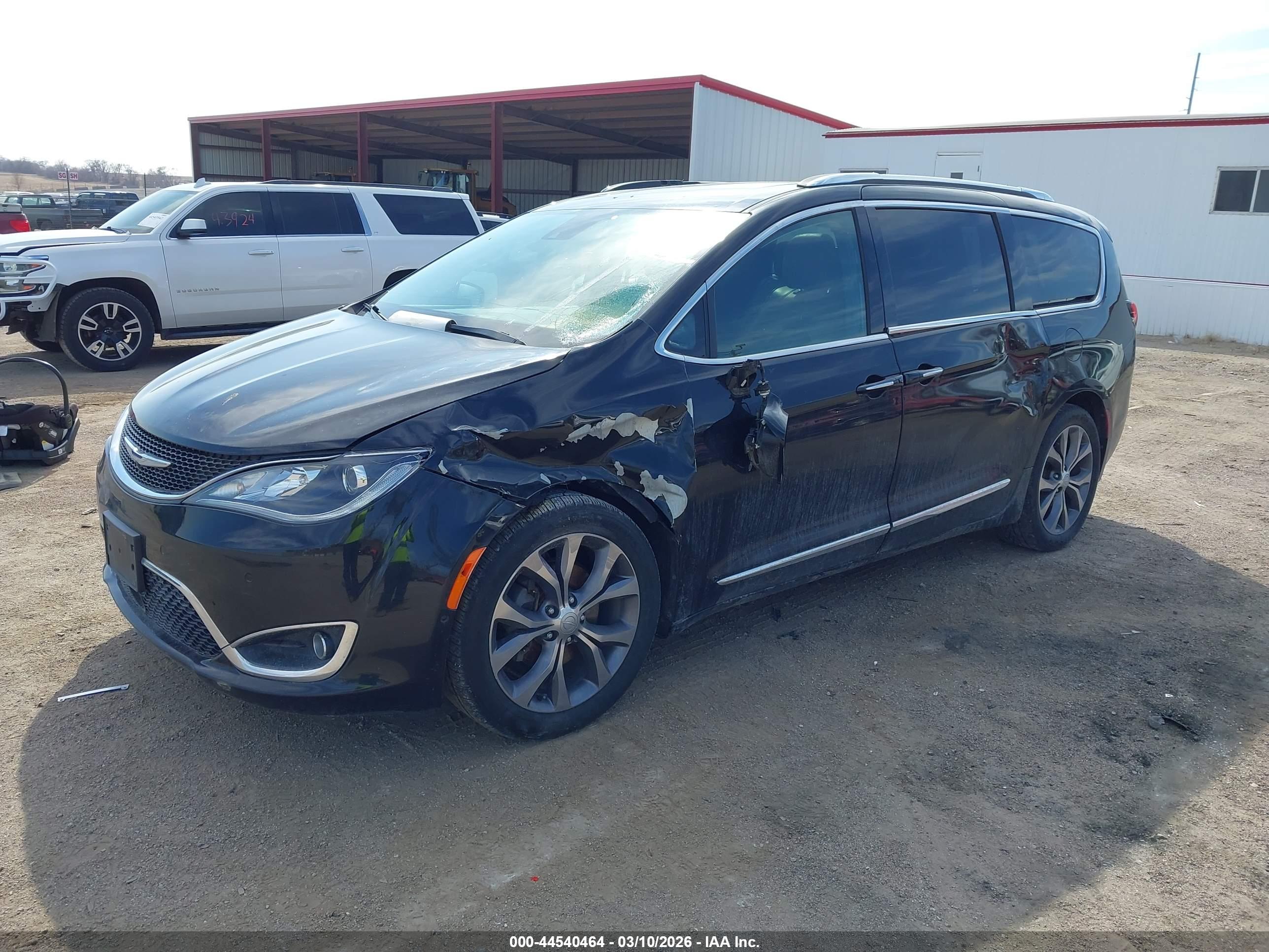 CHRYSLER PACIFICA image 2