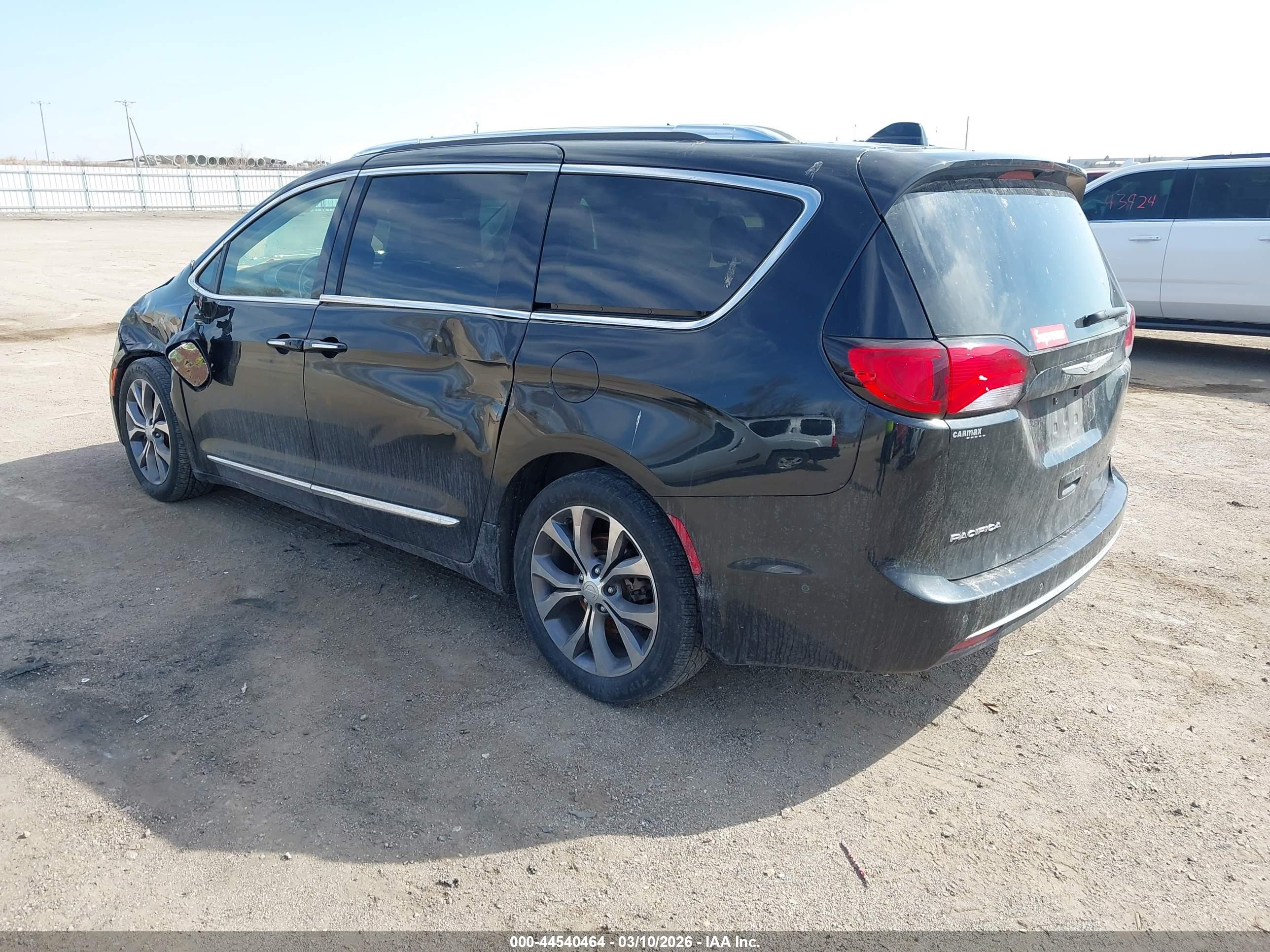 CHRYSLER PACIFICA image 3