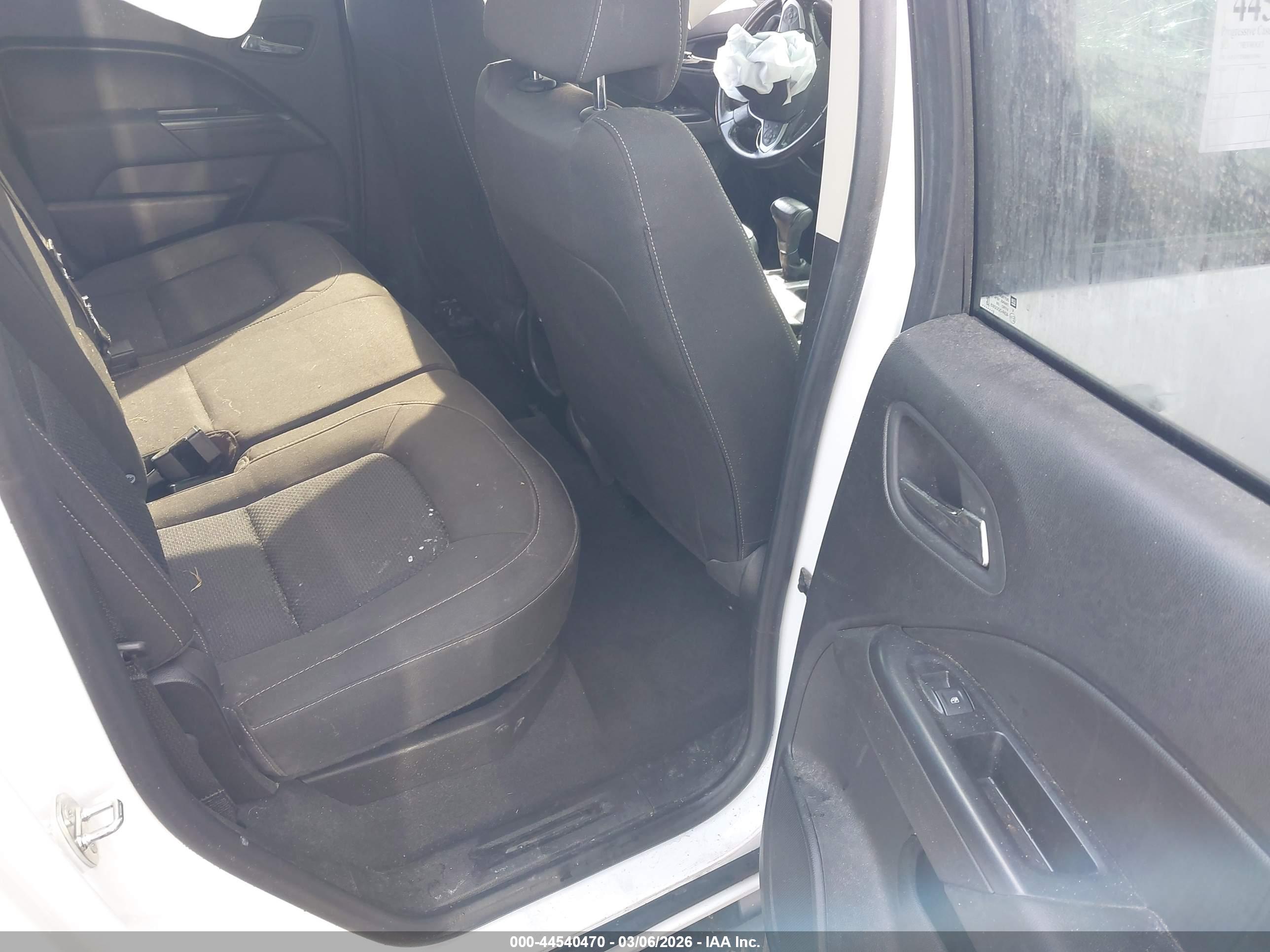 CHEVROLET COLORADO image 8