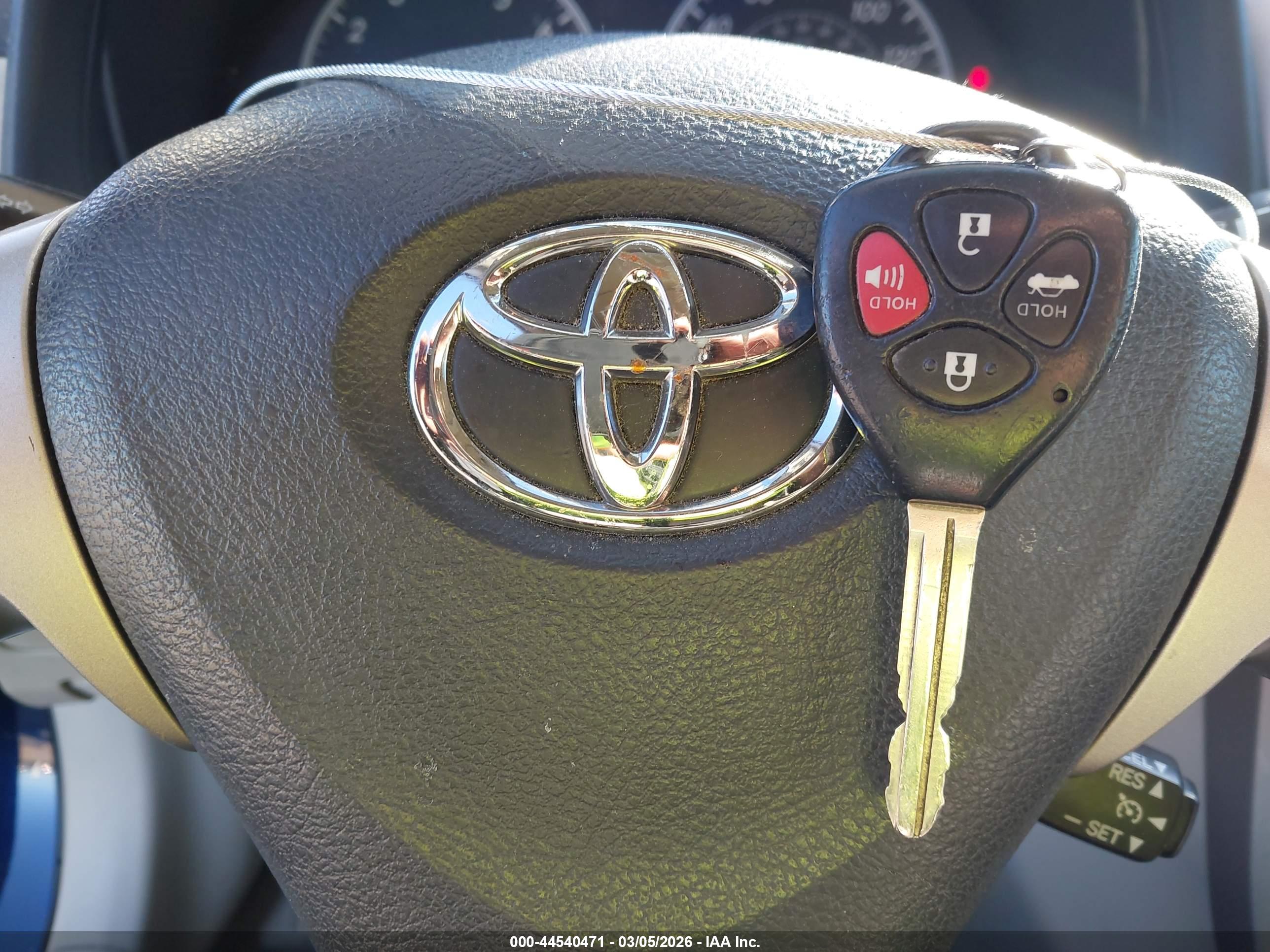 TOYOTA COROLLA image 11