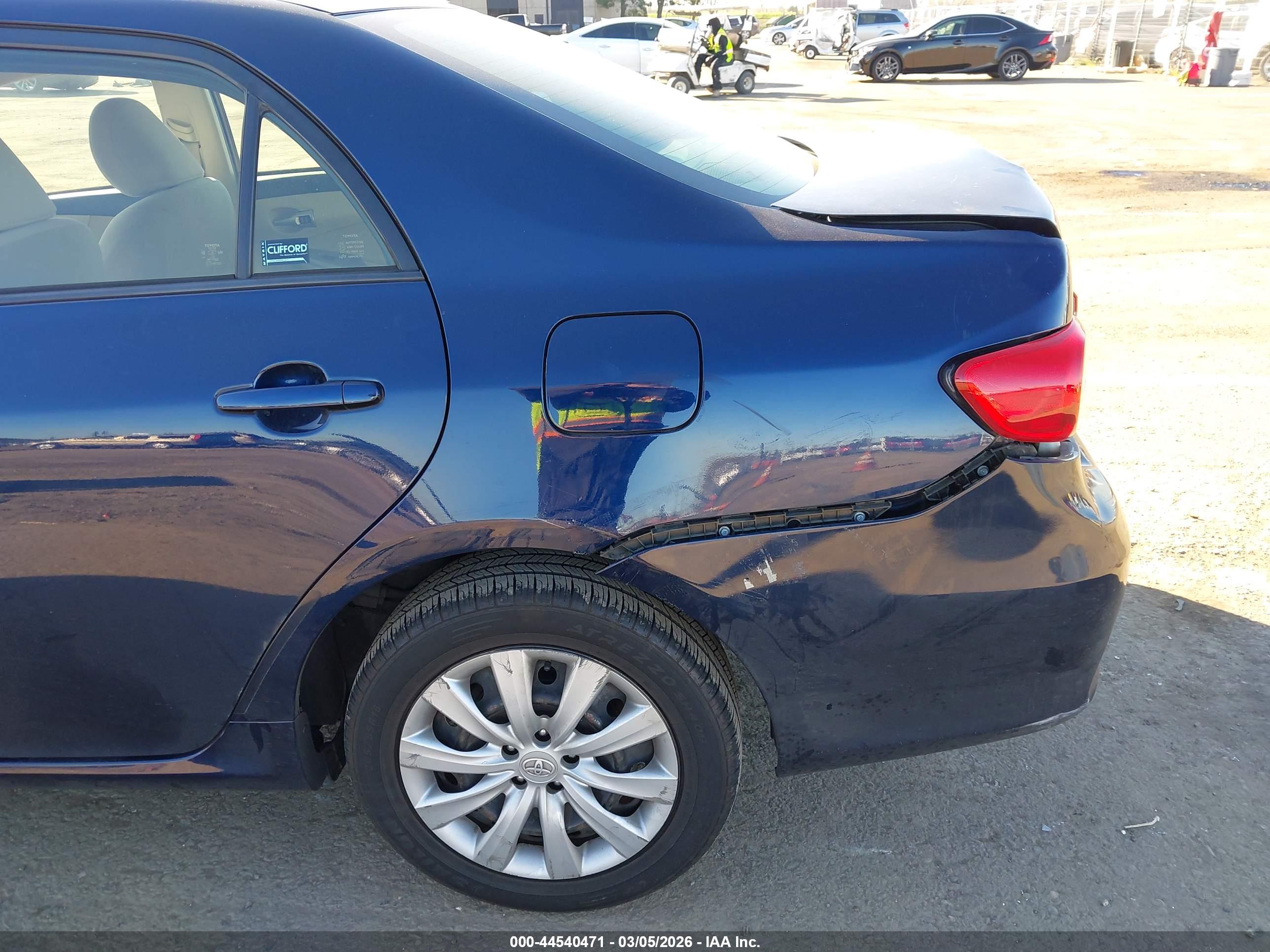 TOYOTA COROLLA image 6