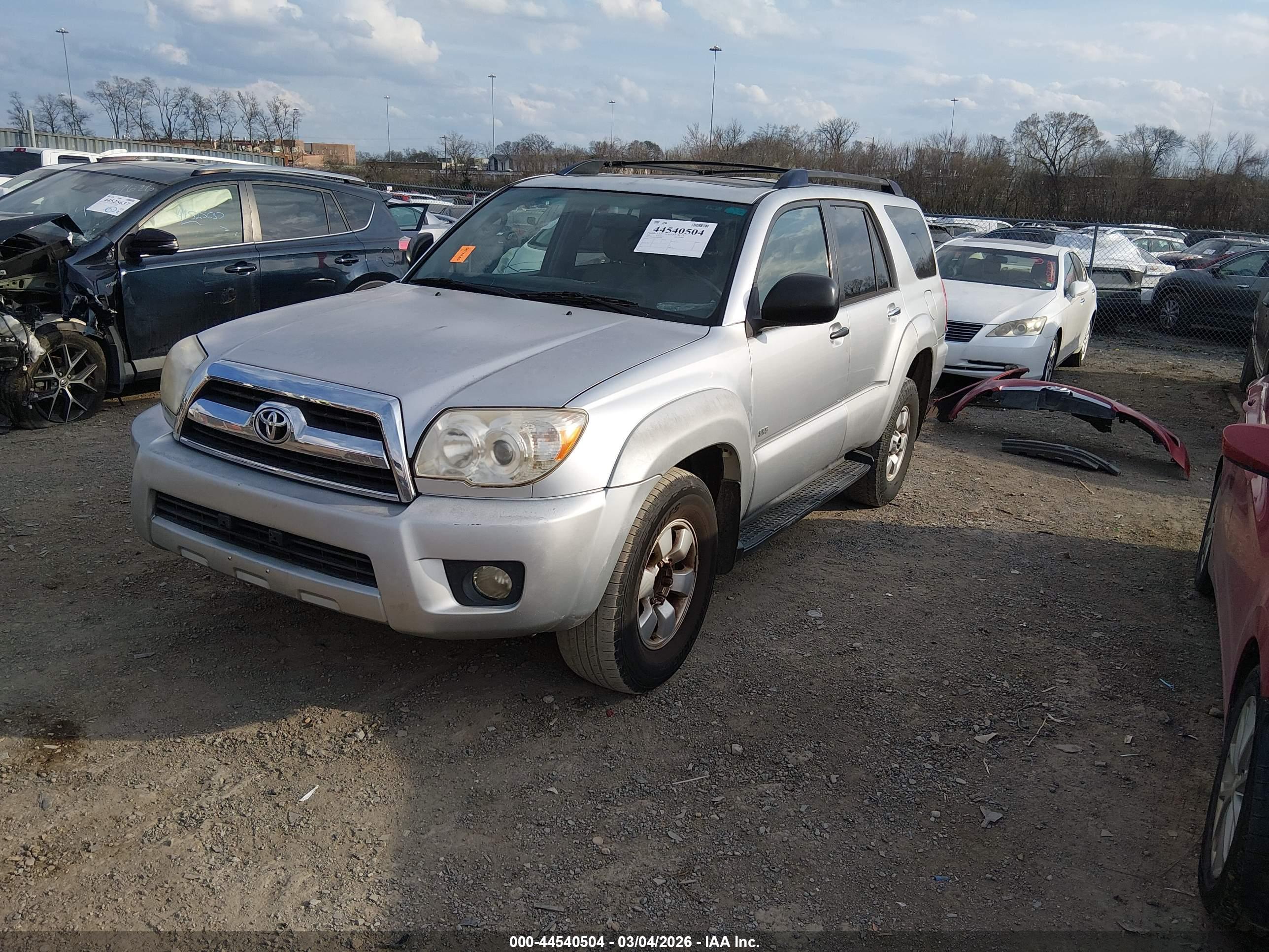 TOYOTA 4RUNNER image 2