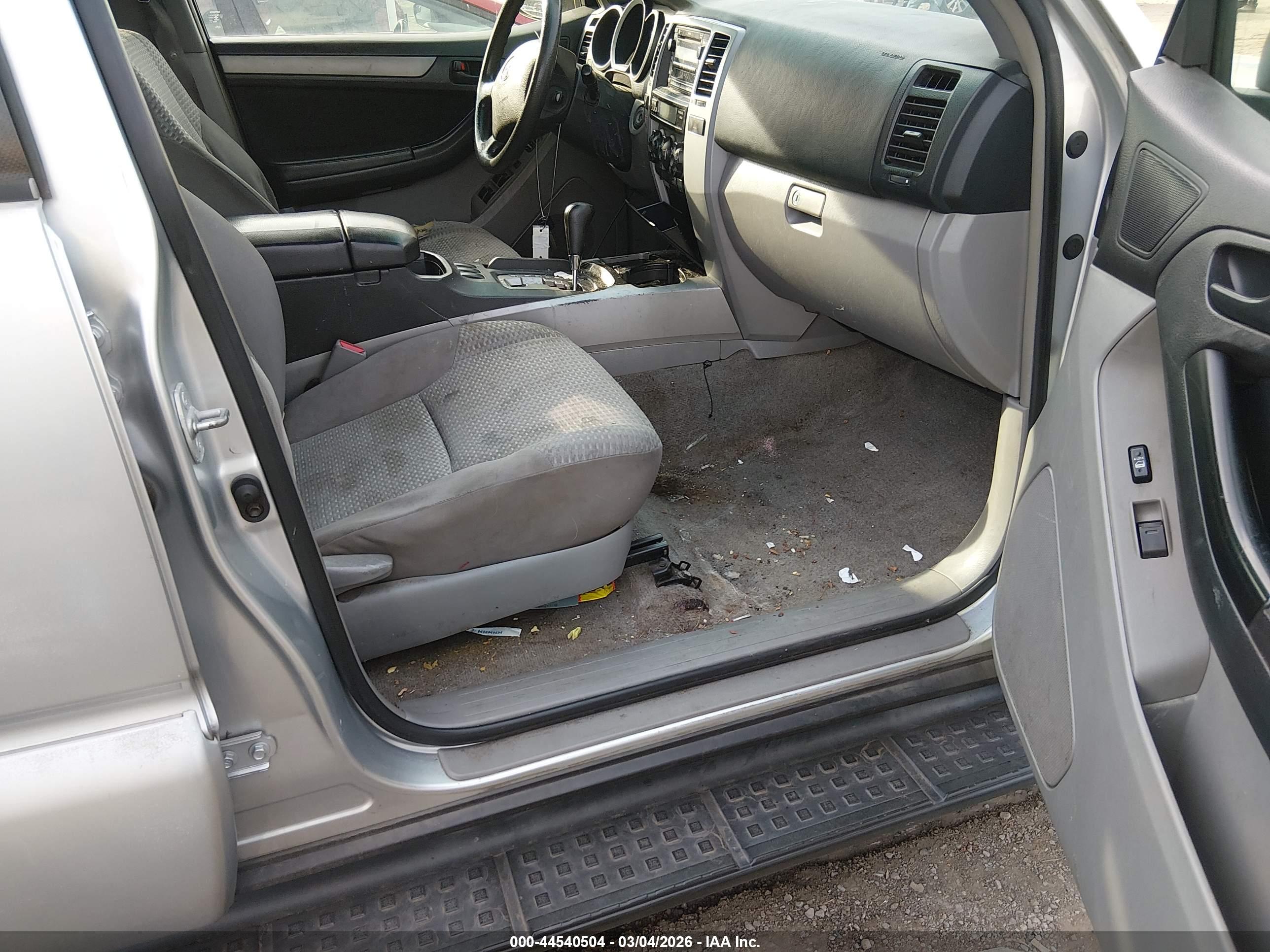 TOYOTA 4RUNNER image 5