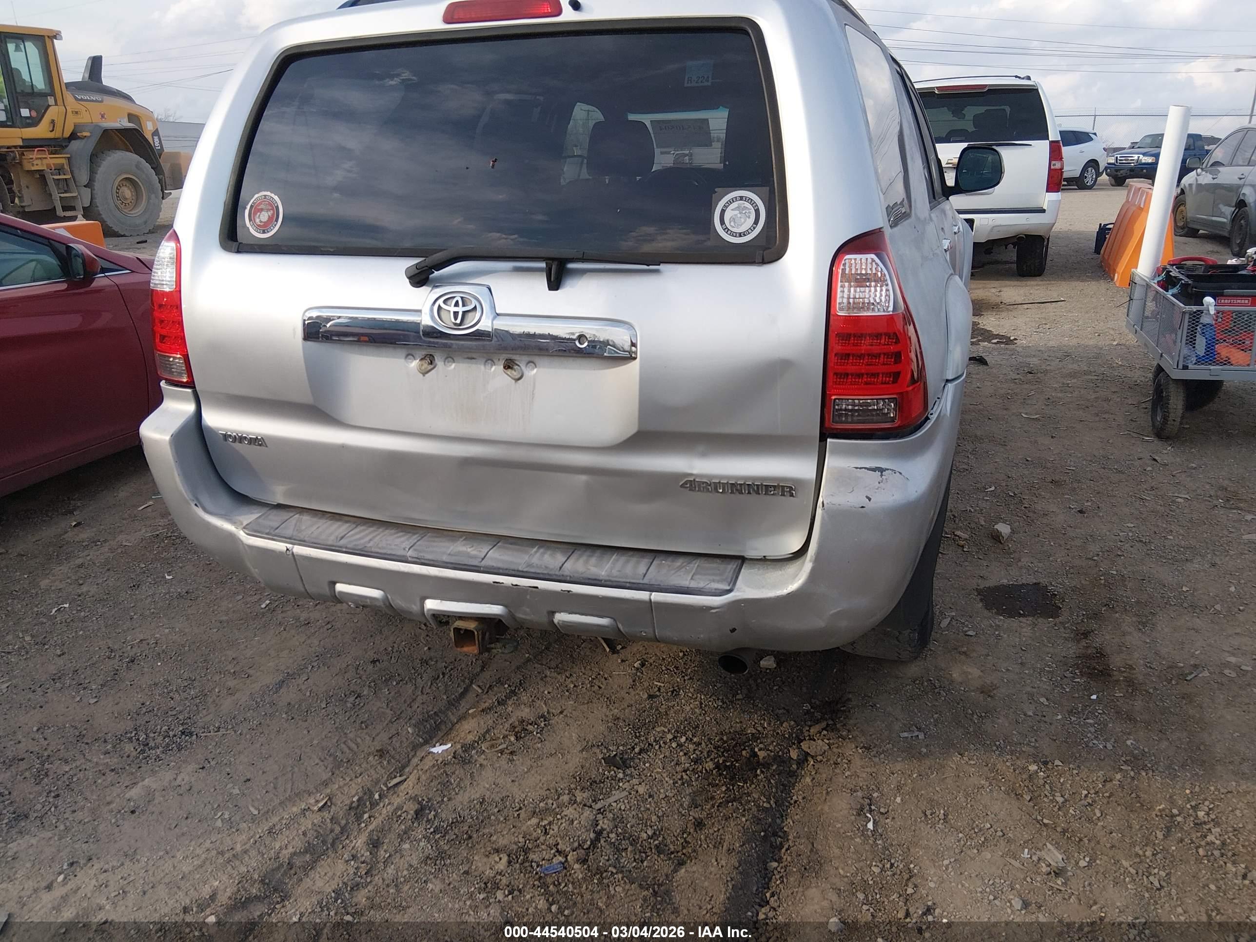 TOYOTA 4RUNNER image 6