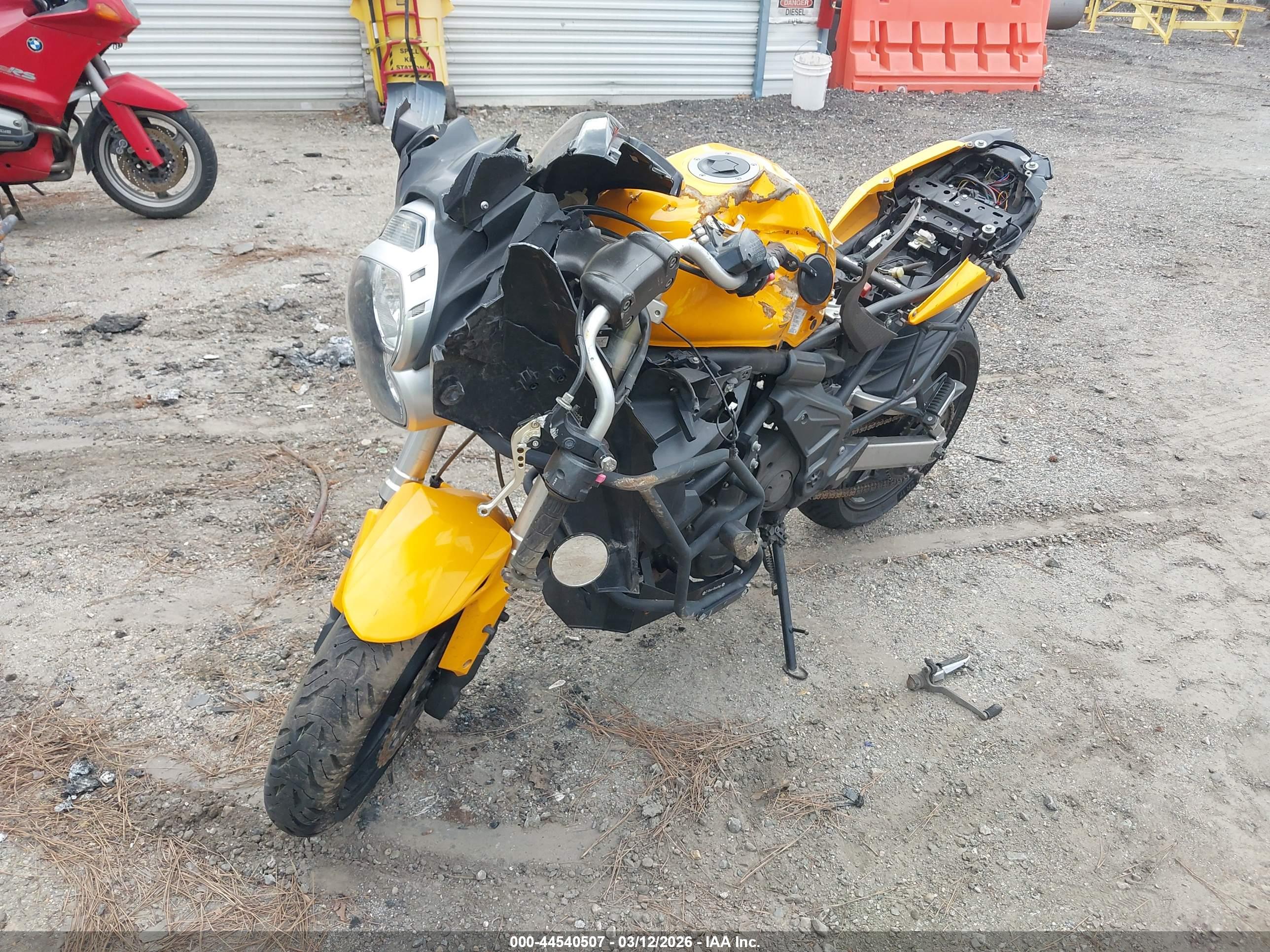 KAWASAKI LE650 image 2