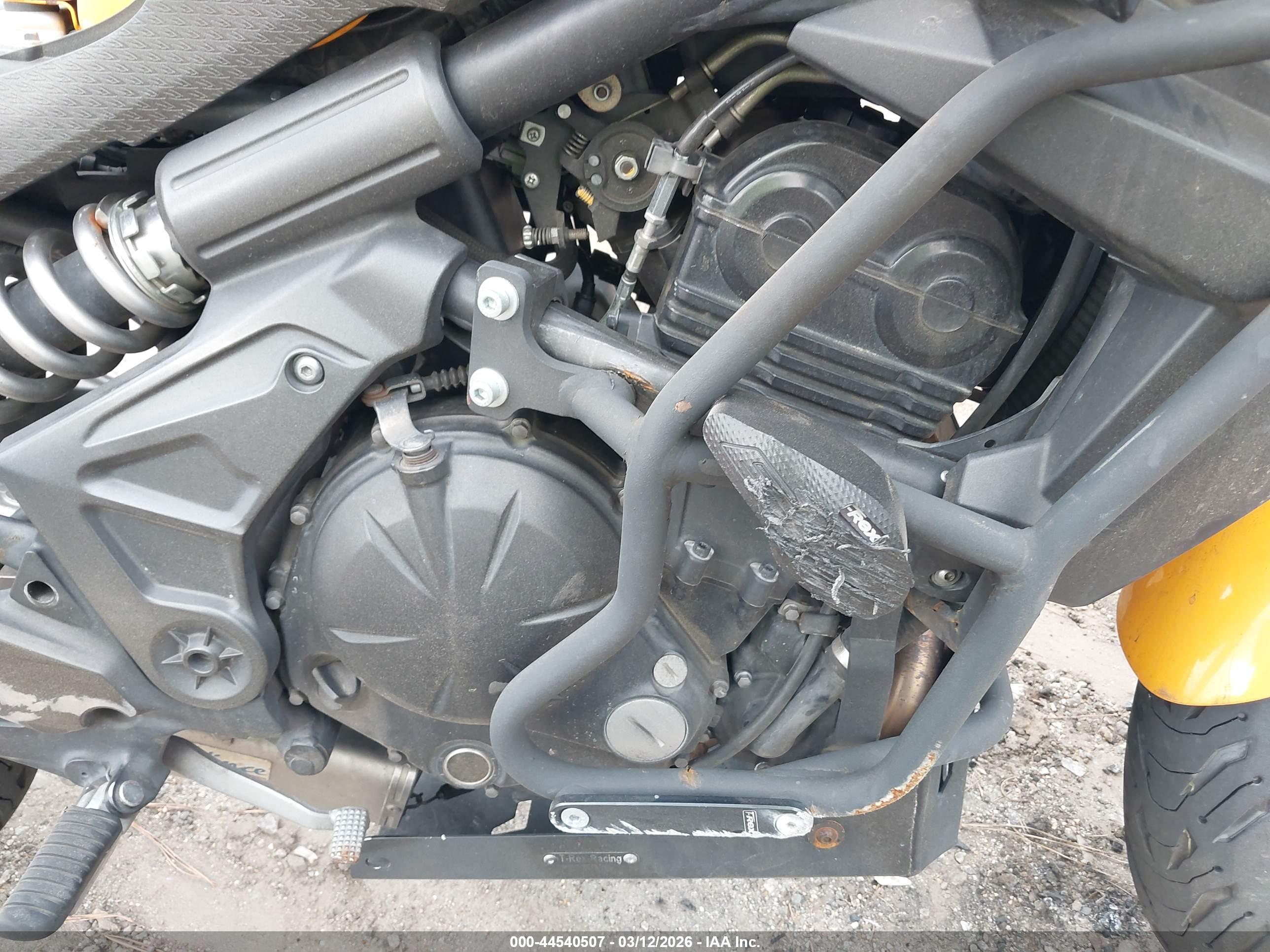 KAWASAKI LE650 image 8