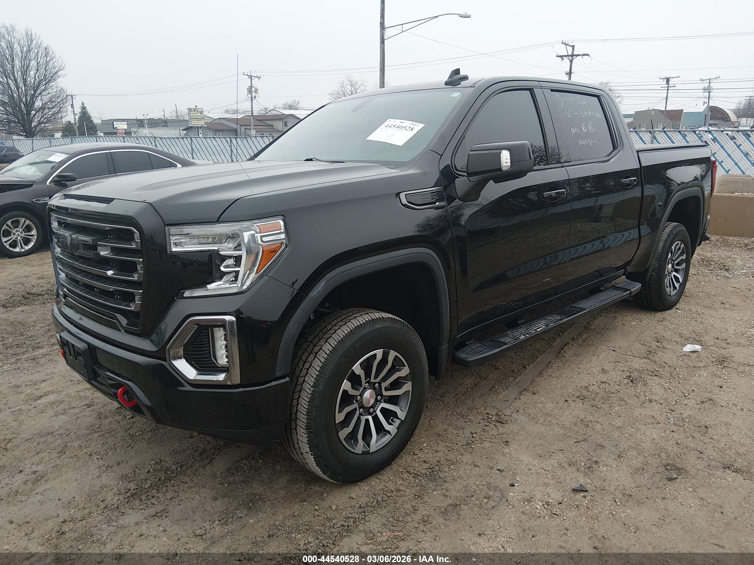 GMC SIERRA image 2