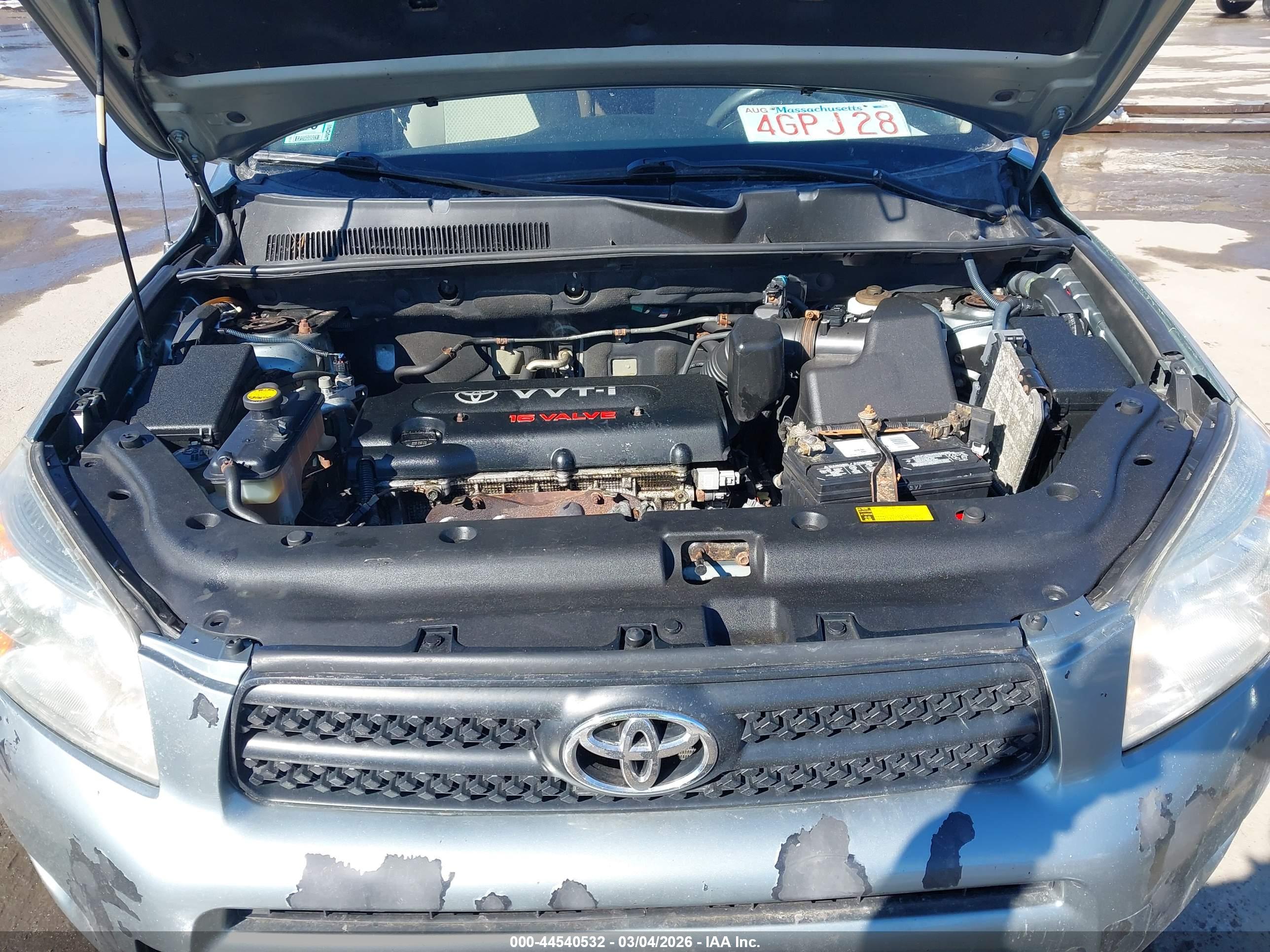 TOYOTA RAV4 image 10