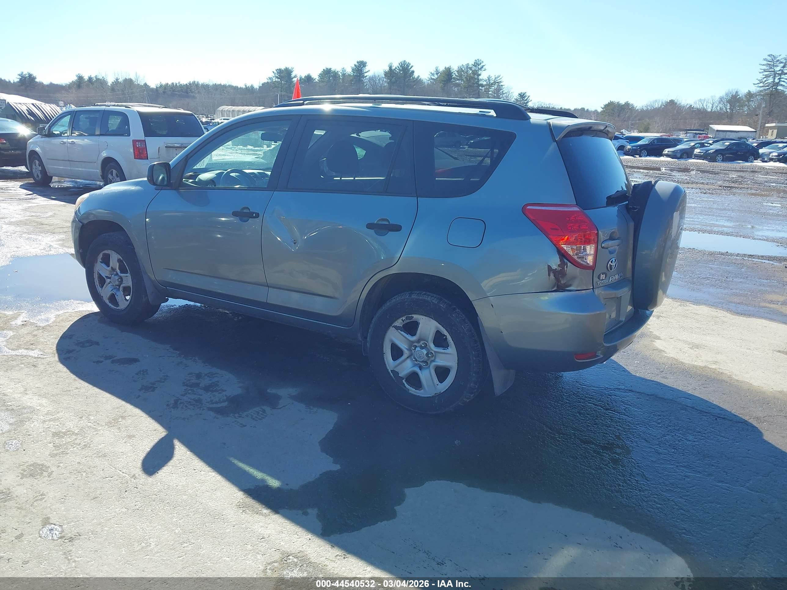 TOYOTA RAV4 image 3