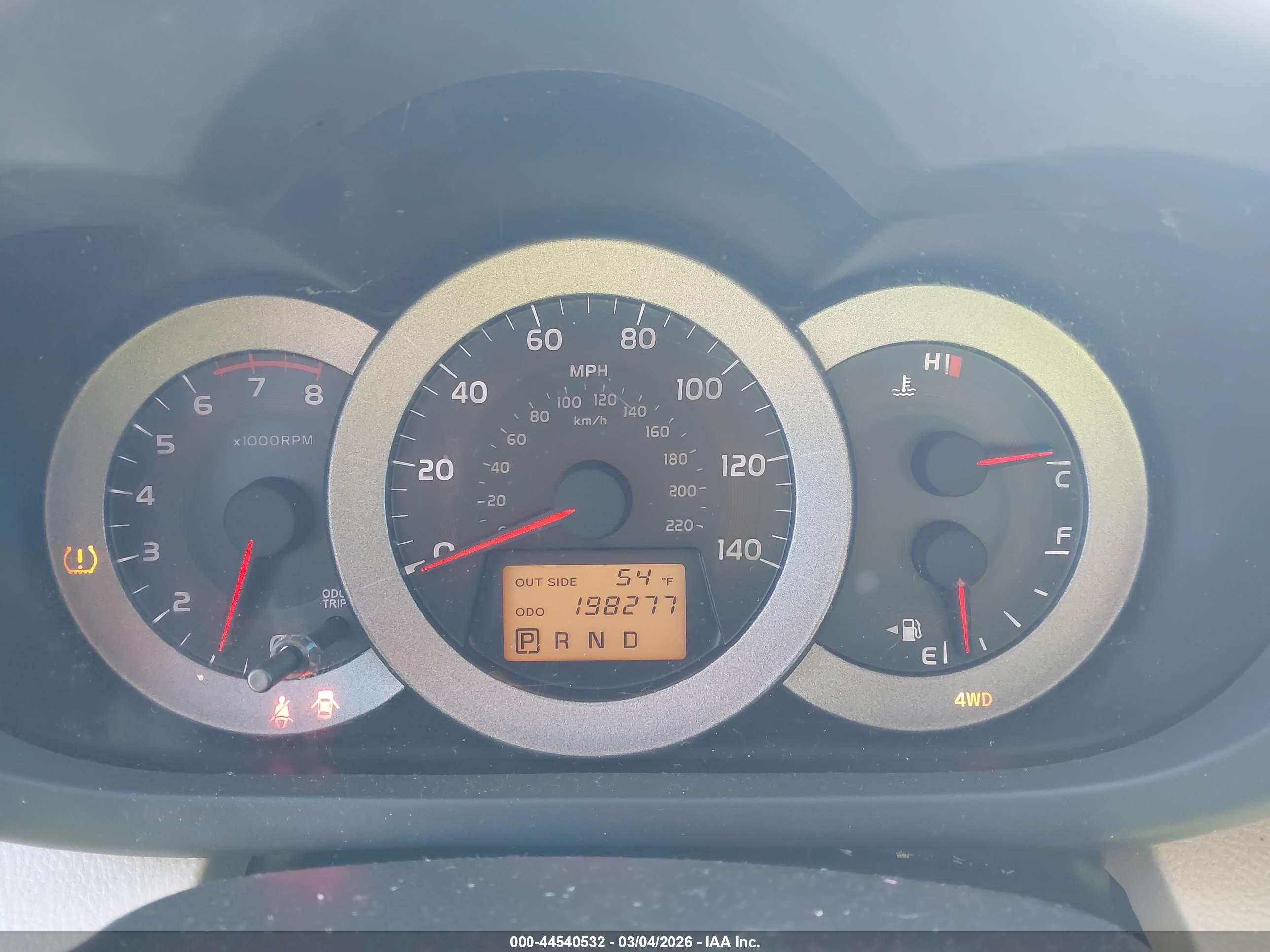 TOYOTA RAV4 image 7
